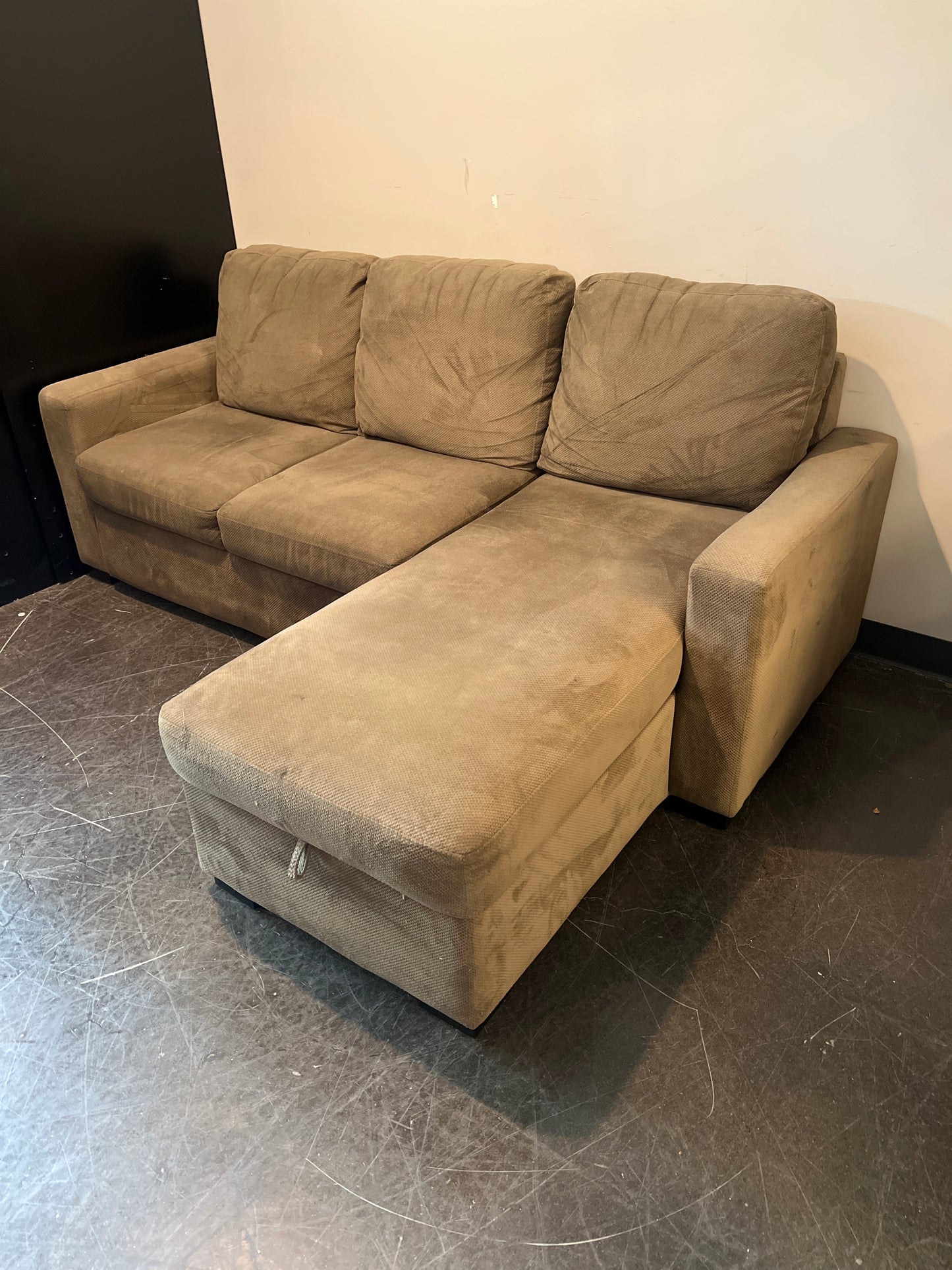 Cozy Taupe Sectional Sofa with Chaise Lounge