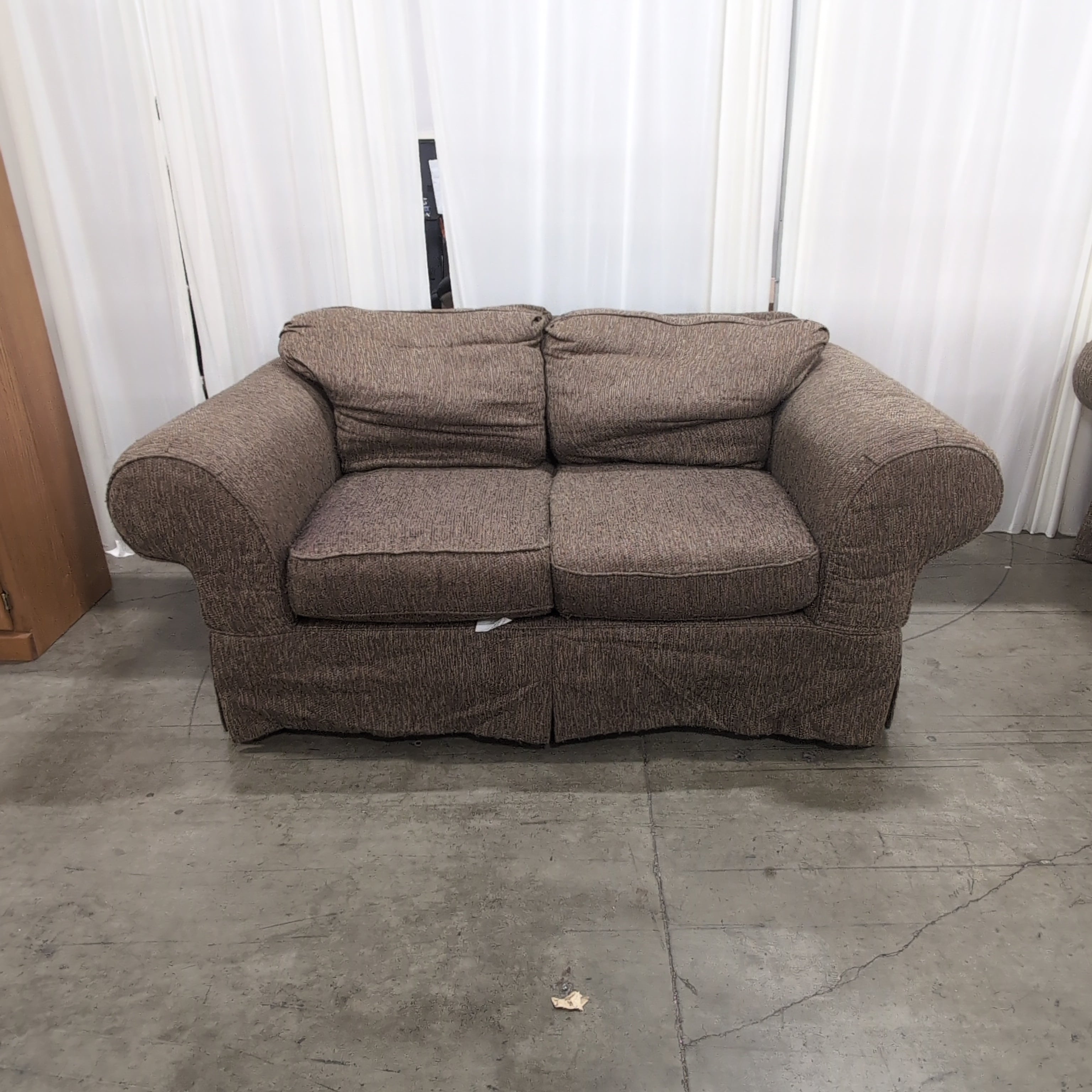 Broyhill Brown Textured Loveseat with Rolled Arms