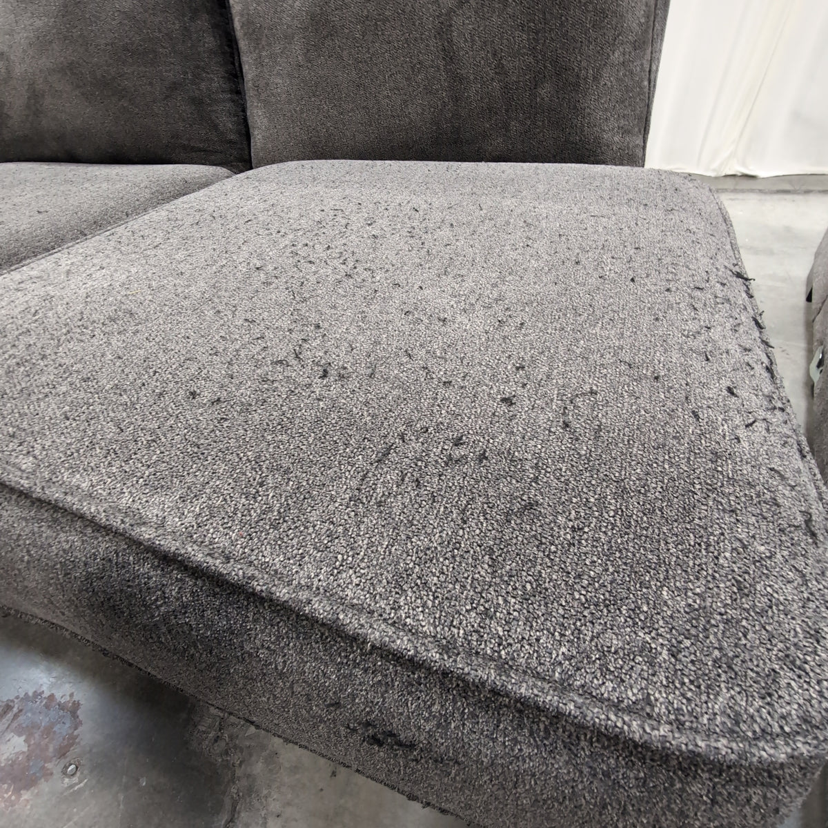 Contemporary Dark Grey L-Shaped Sectional Couch in Fabric