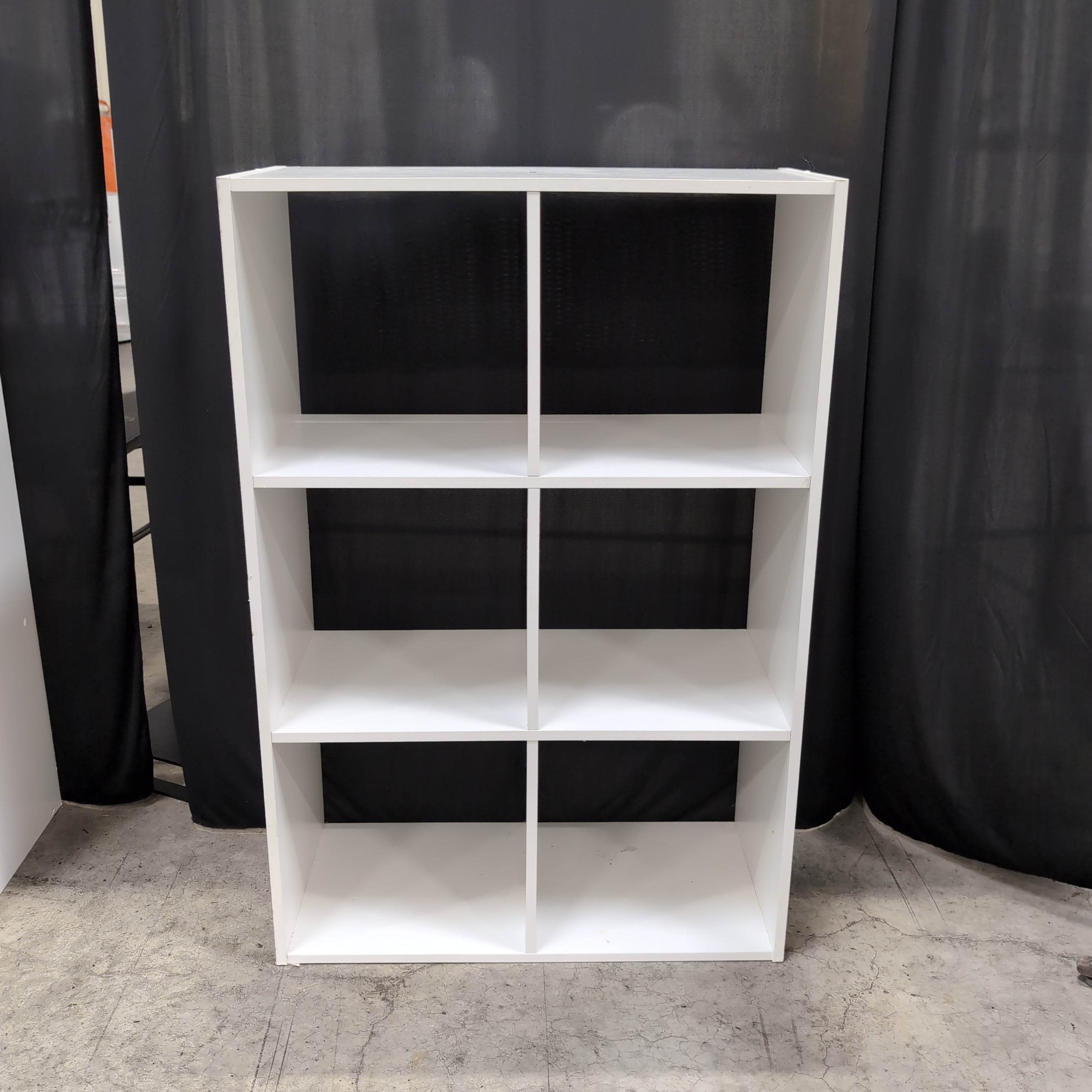 White Six-Cubic Bookcase with Open Shelves
