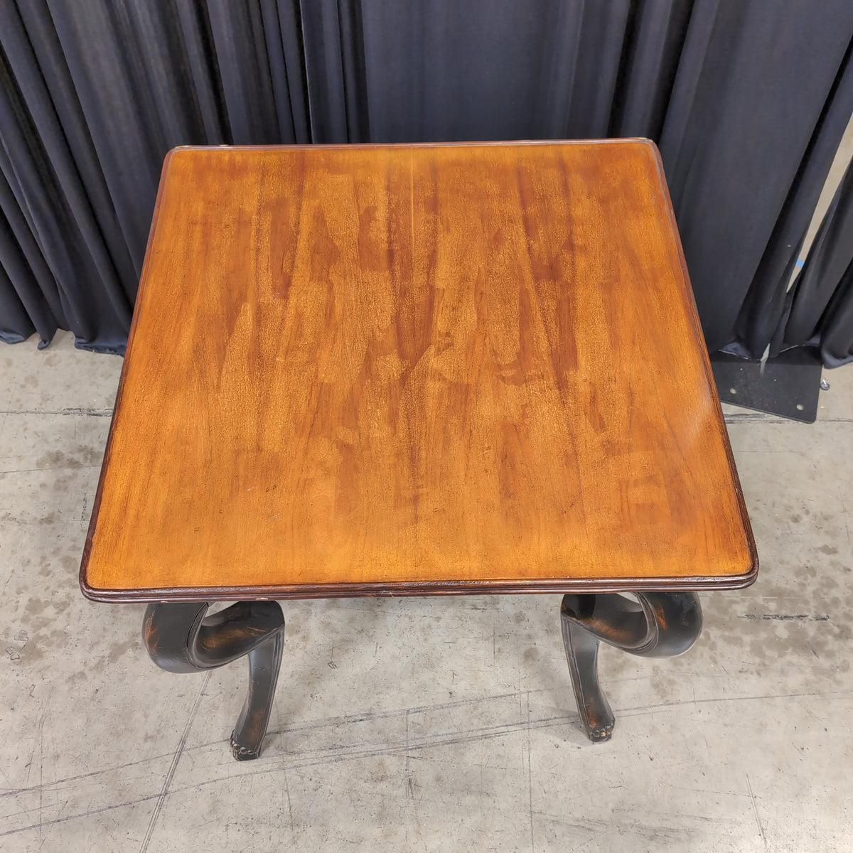 Traditional Dark Wood End Table with Carved Legs