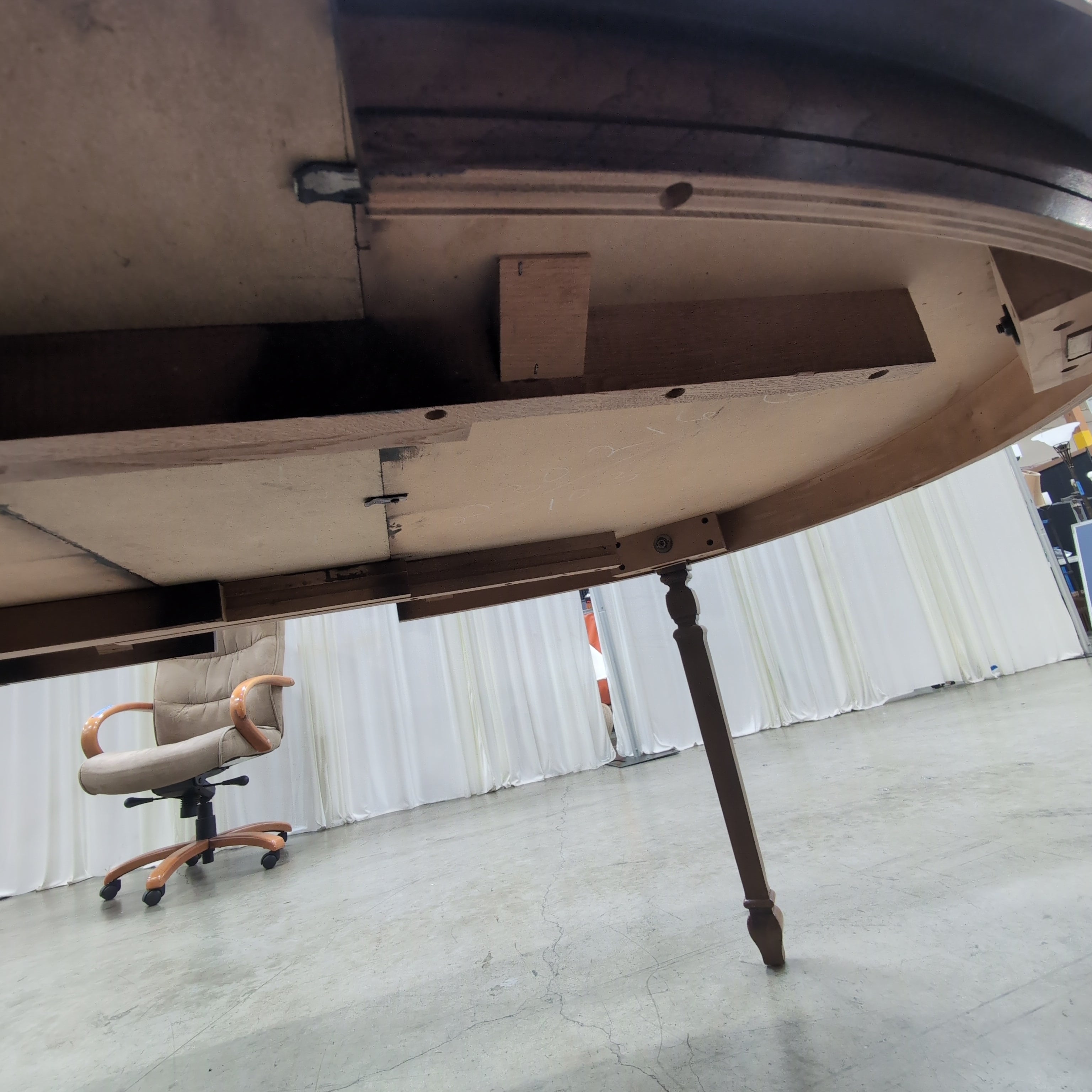Oval Wood Dining Table with Turned Legs