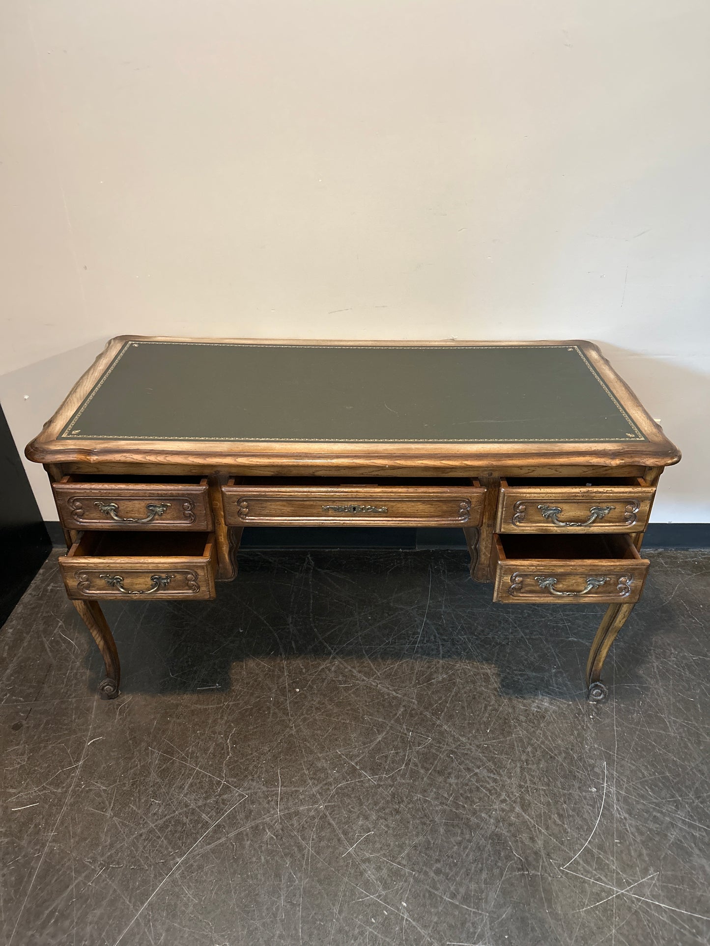 Antique-Style Writing Desk with Leather Top – Carved Legs, 5 Drawers