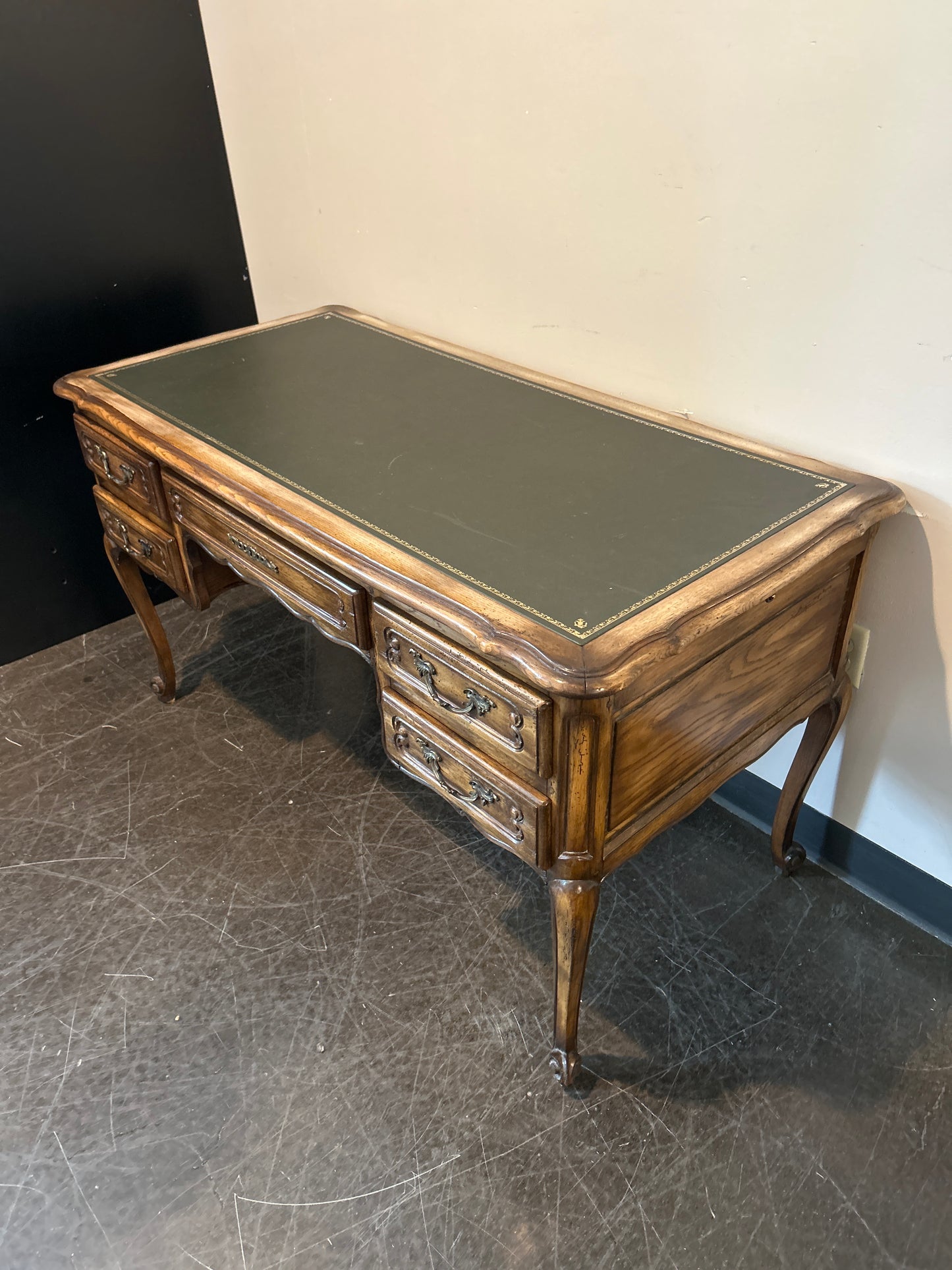 Antique-Style Writing Desk with Leather Top – Carved Legs, 5 Drawers