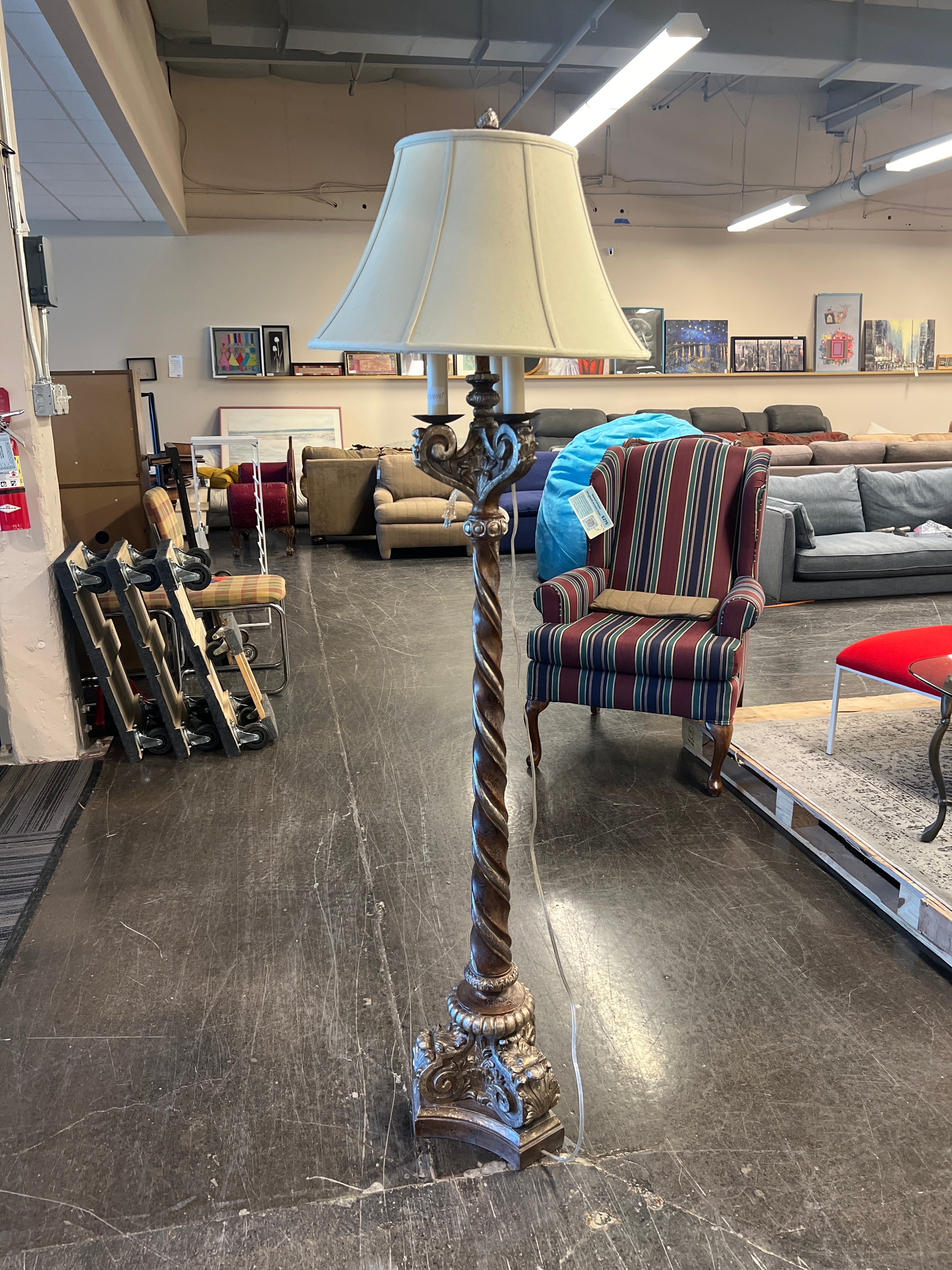 Twisted Column Floor Lamp with Off-White Shade