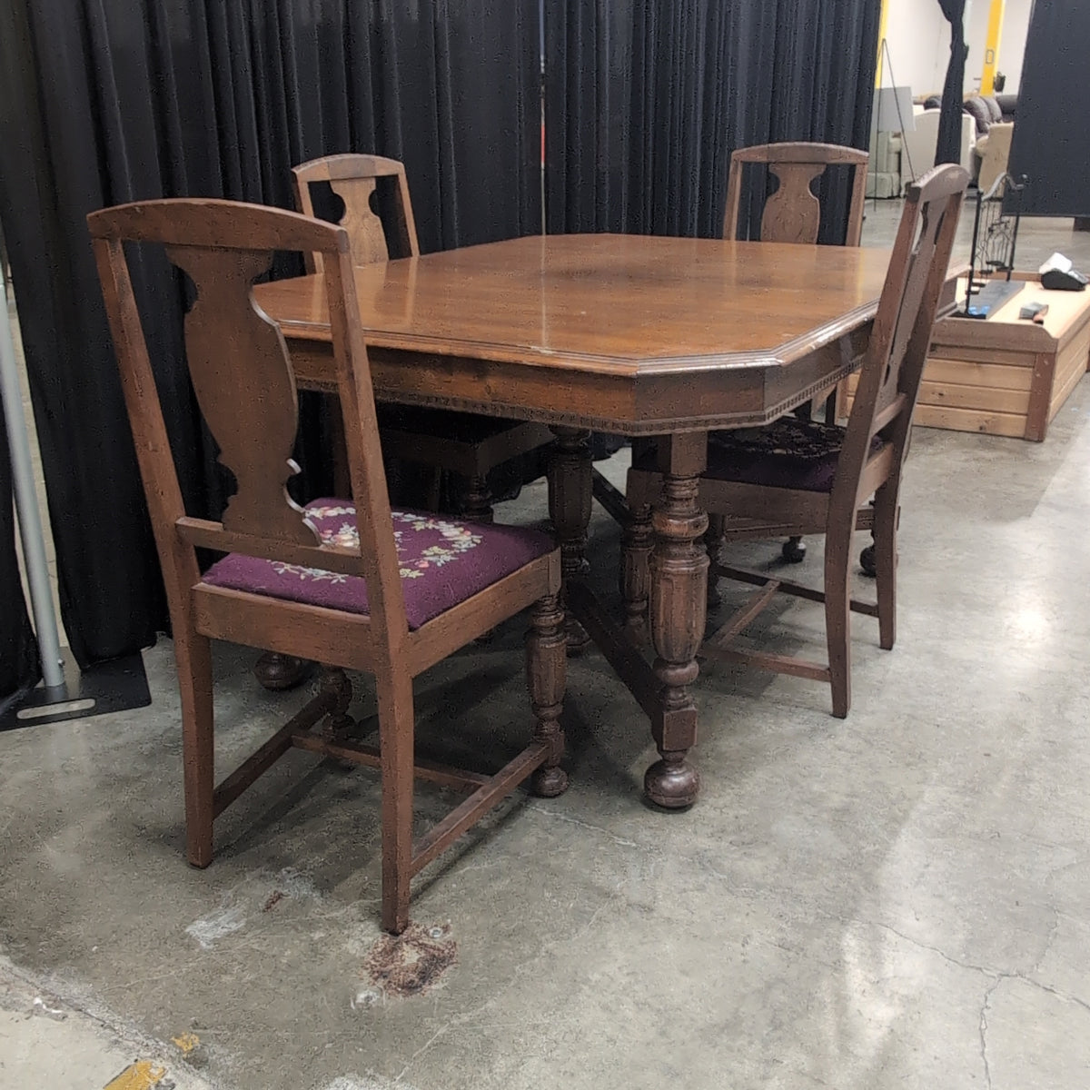 Octagonal Top Wood Dining Table with Turned Legs