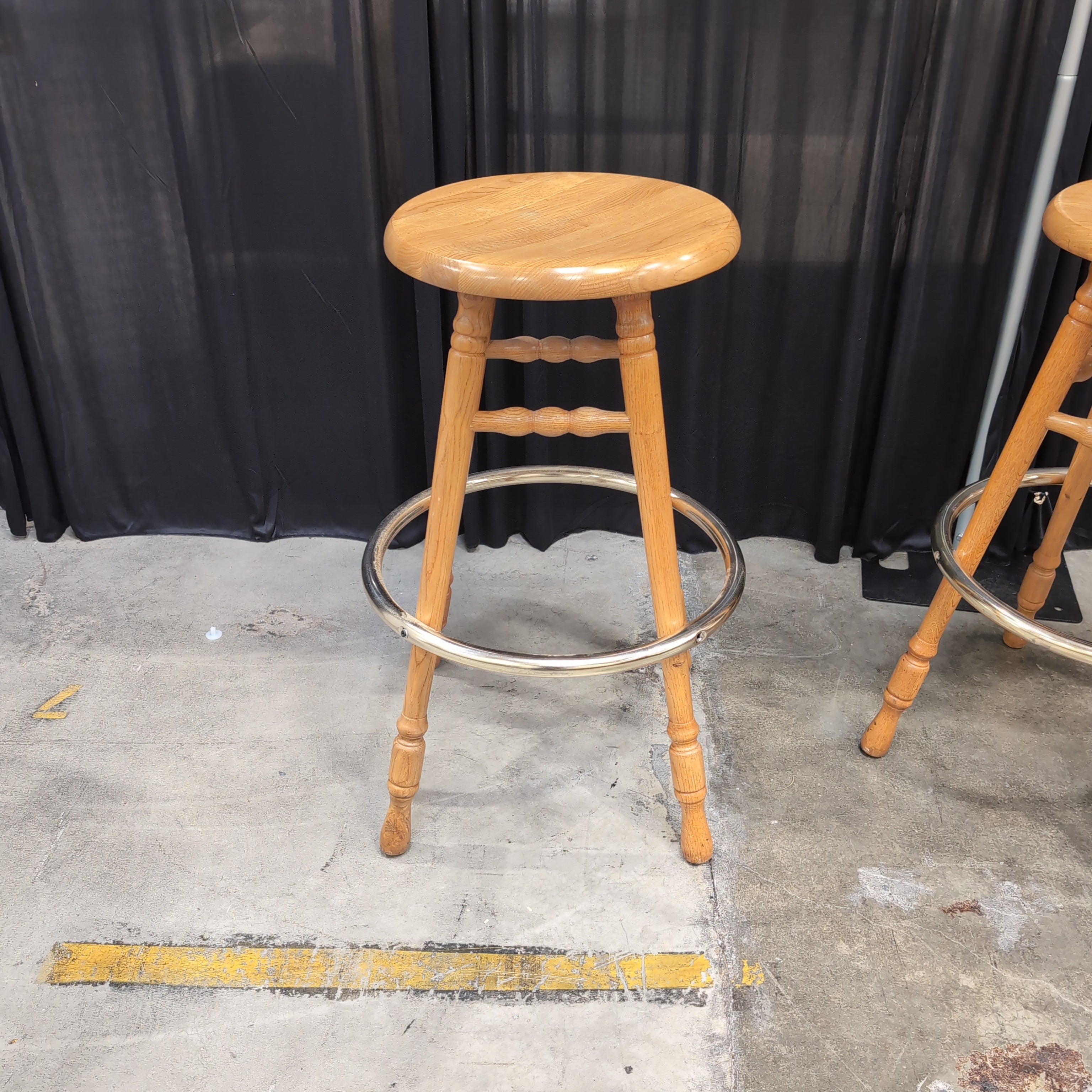 Traditional Wood Round Top Bar Stool with Brass Footrest