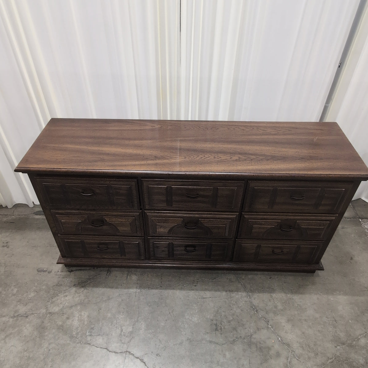 Traditional Dark Wood Nine-Drawer Dresser