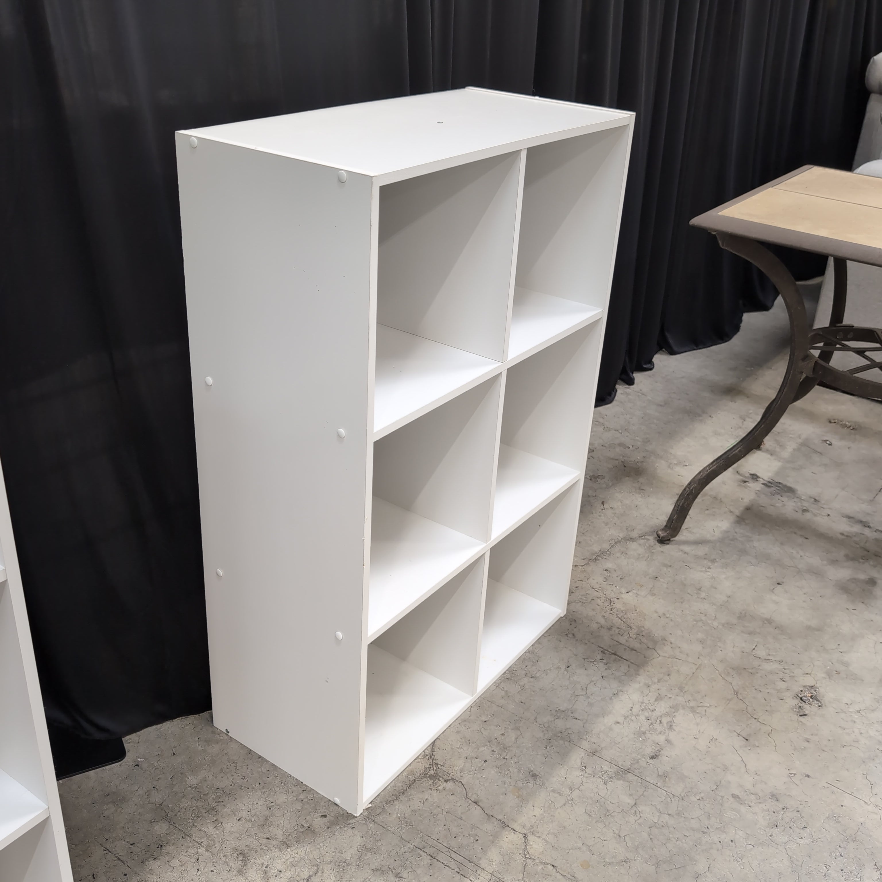 White Six-Cubic Bookcase with Open Shelves