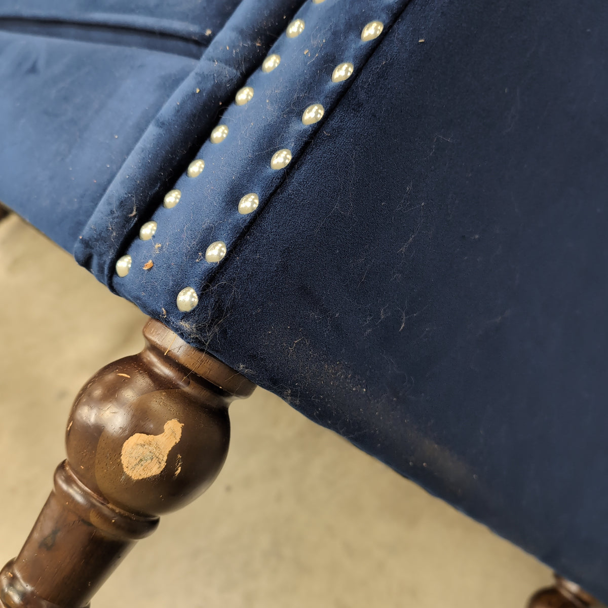 Deep Blue Tufted Velvet Couch with Nailhead Trim