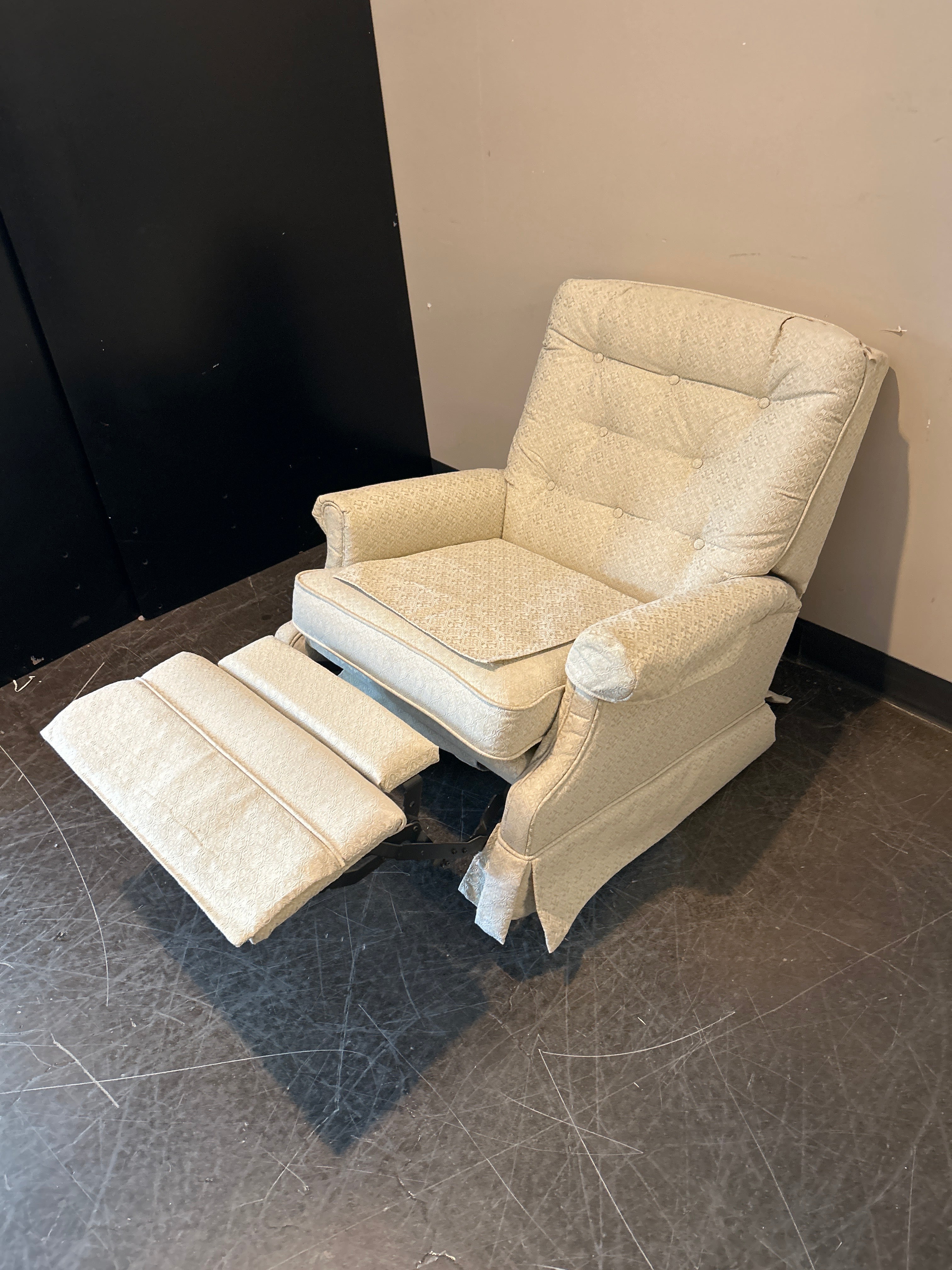 Barcalounger Beige Recliner Chair – Tufted Back & Rolled Arms
