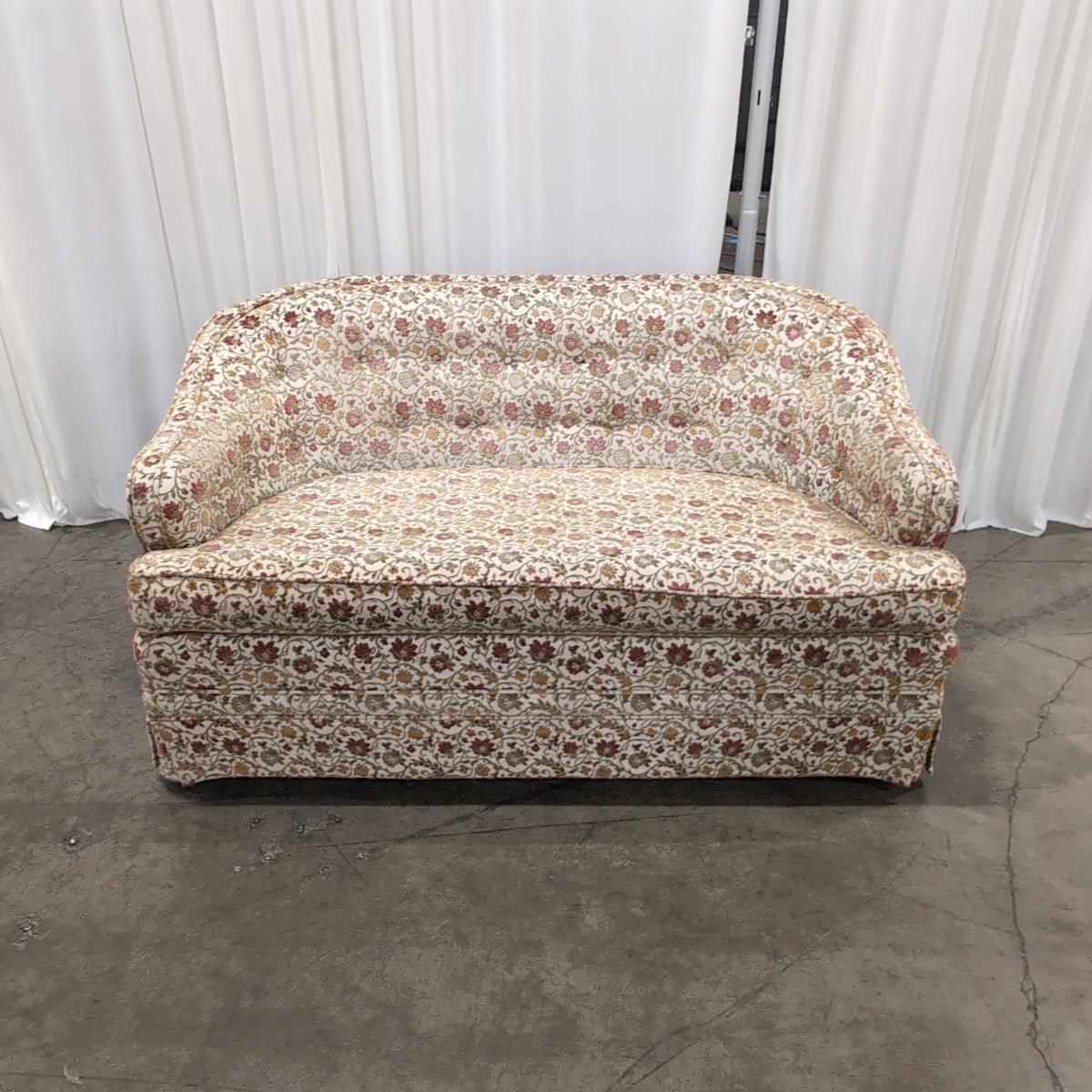 Floral Upholstered Tufted Rolled Arm Loveseat
