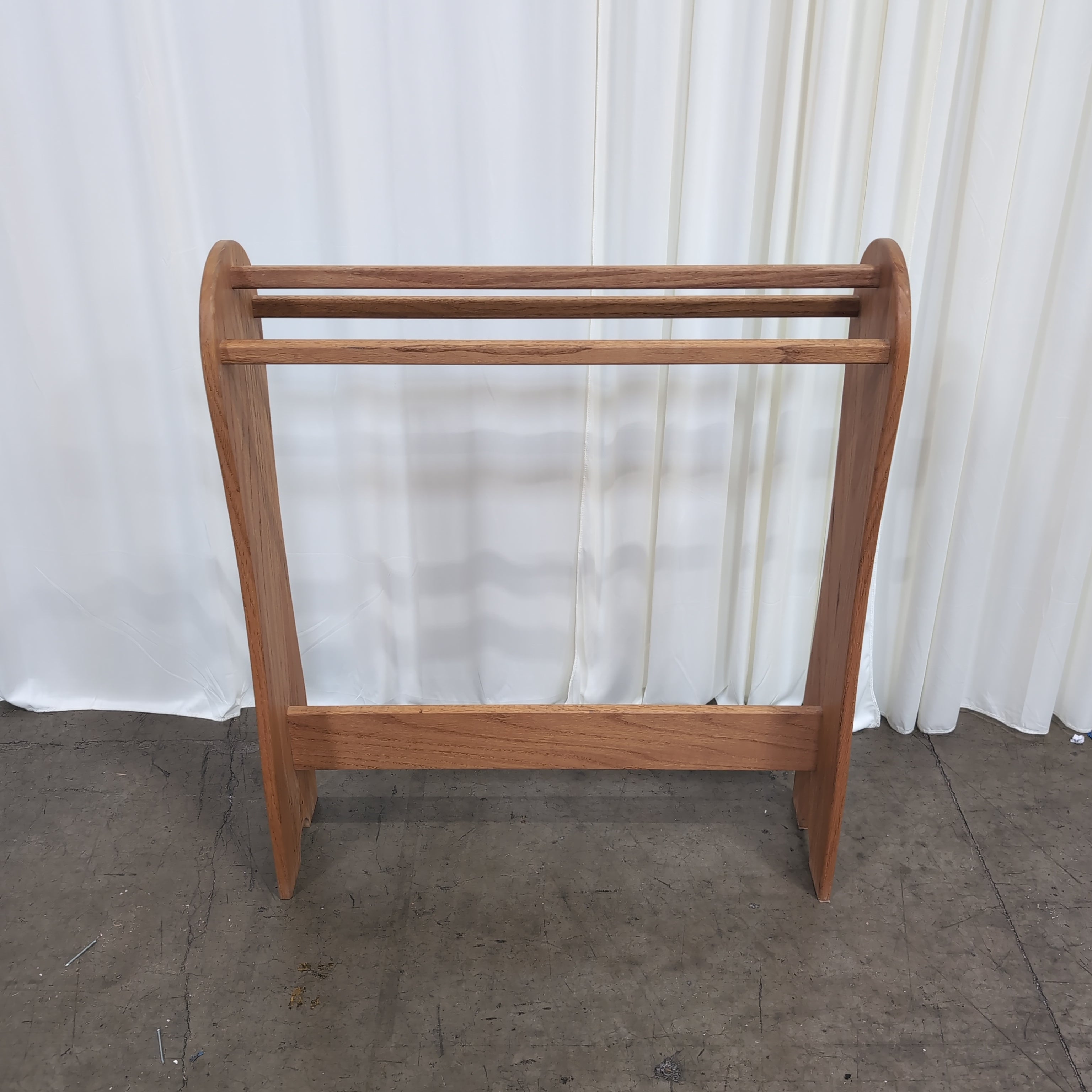 Natural Hardwood Three-Rung Quilt Rack