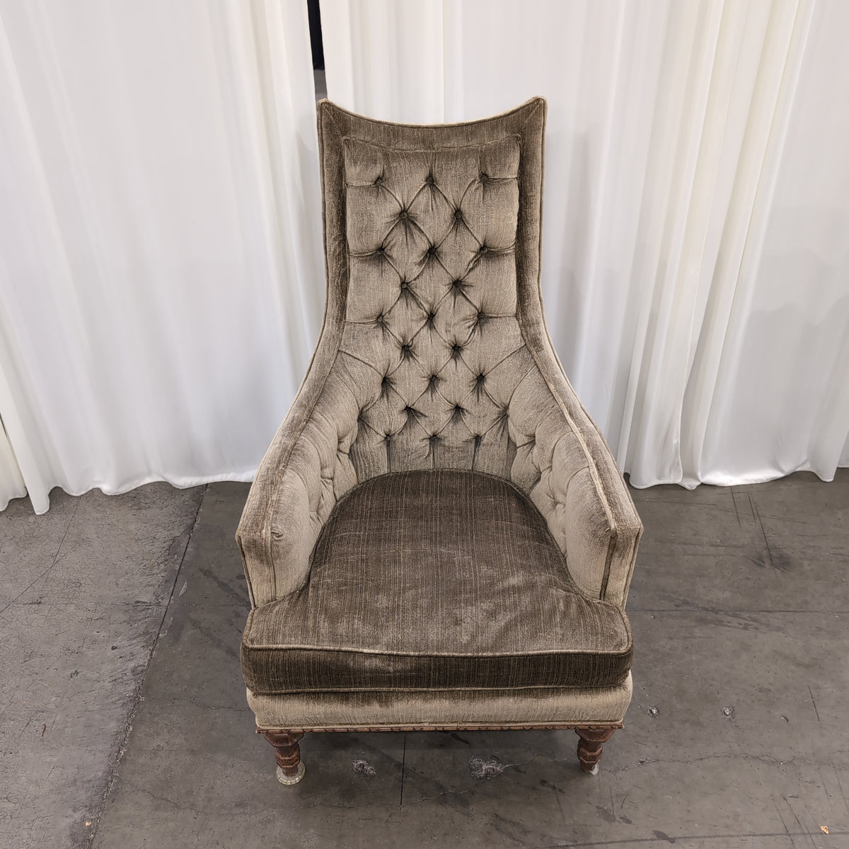 Olive Green Tufted Velvet Arm Chair