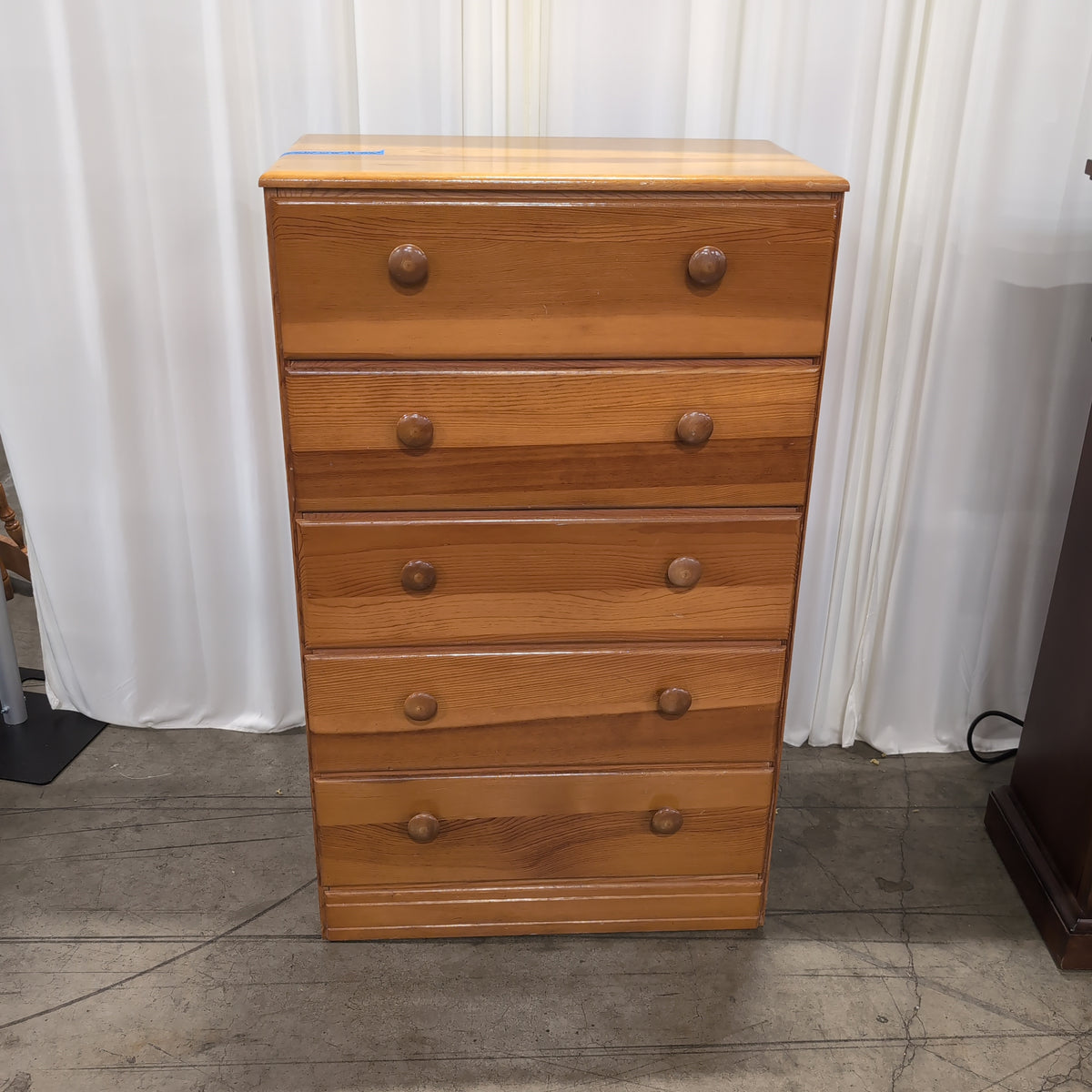 Traditional Six-Drawer Wood Dresser in Pine