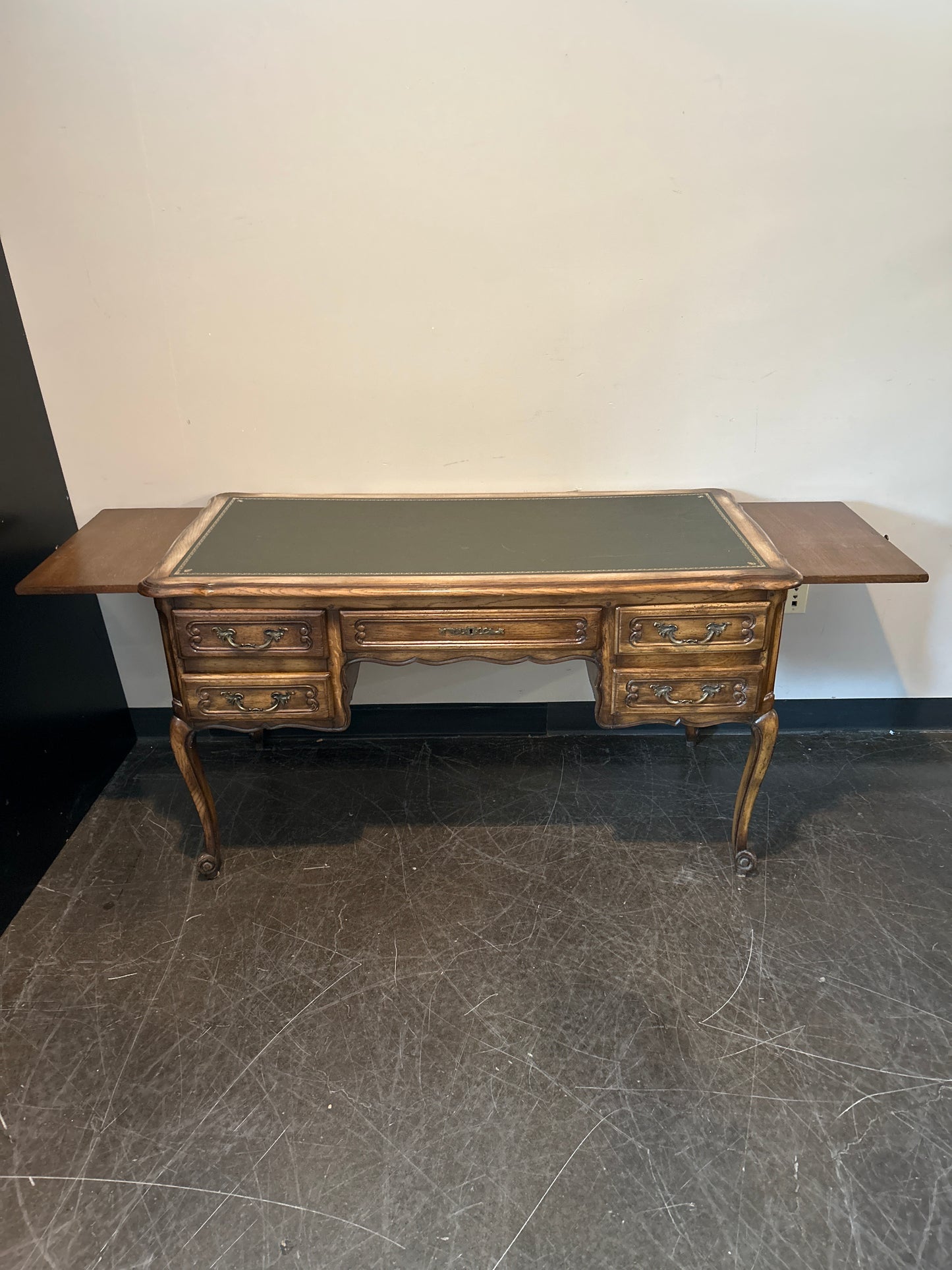 Antique-Style Writing Desk with Leather Top – Carved Legs, 5 Drawers