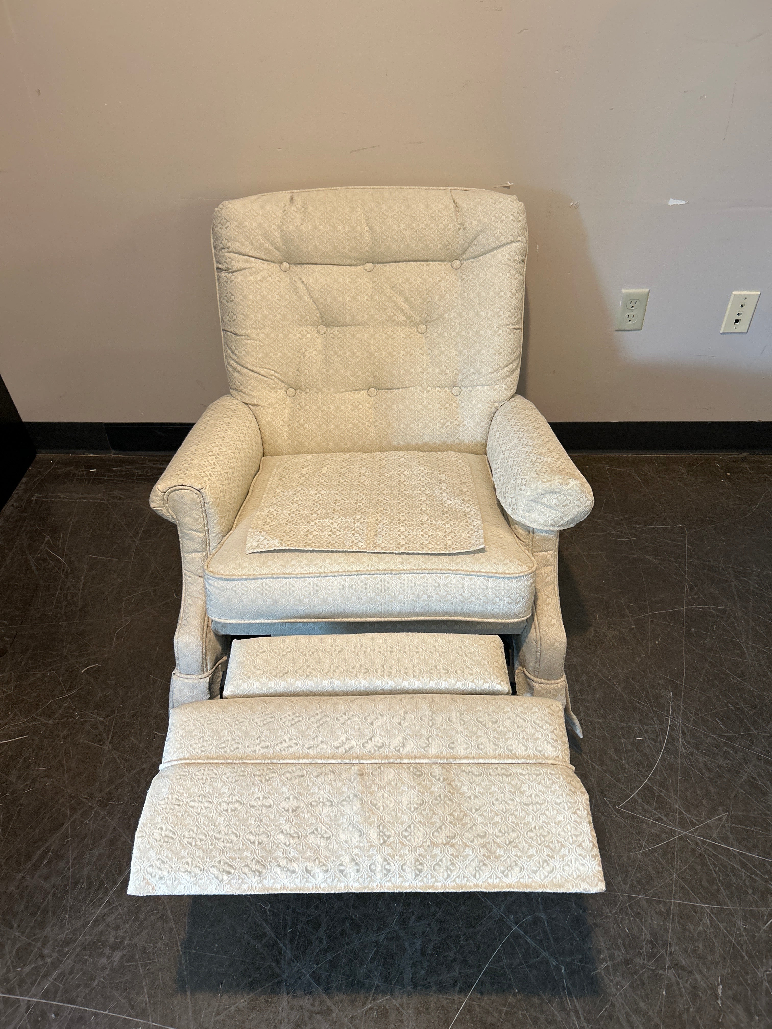 Barcalounger Beige Recliner Chair – Tufted Back & Rolled Arms