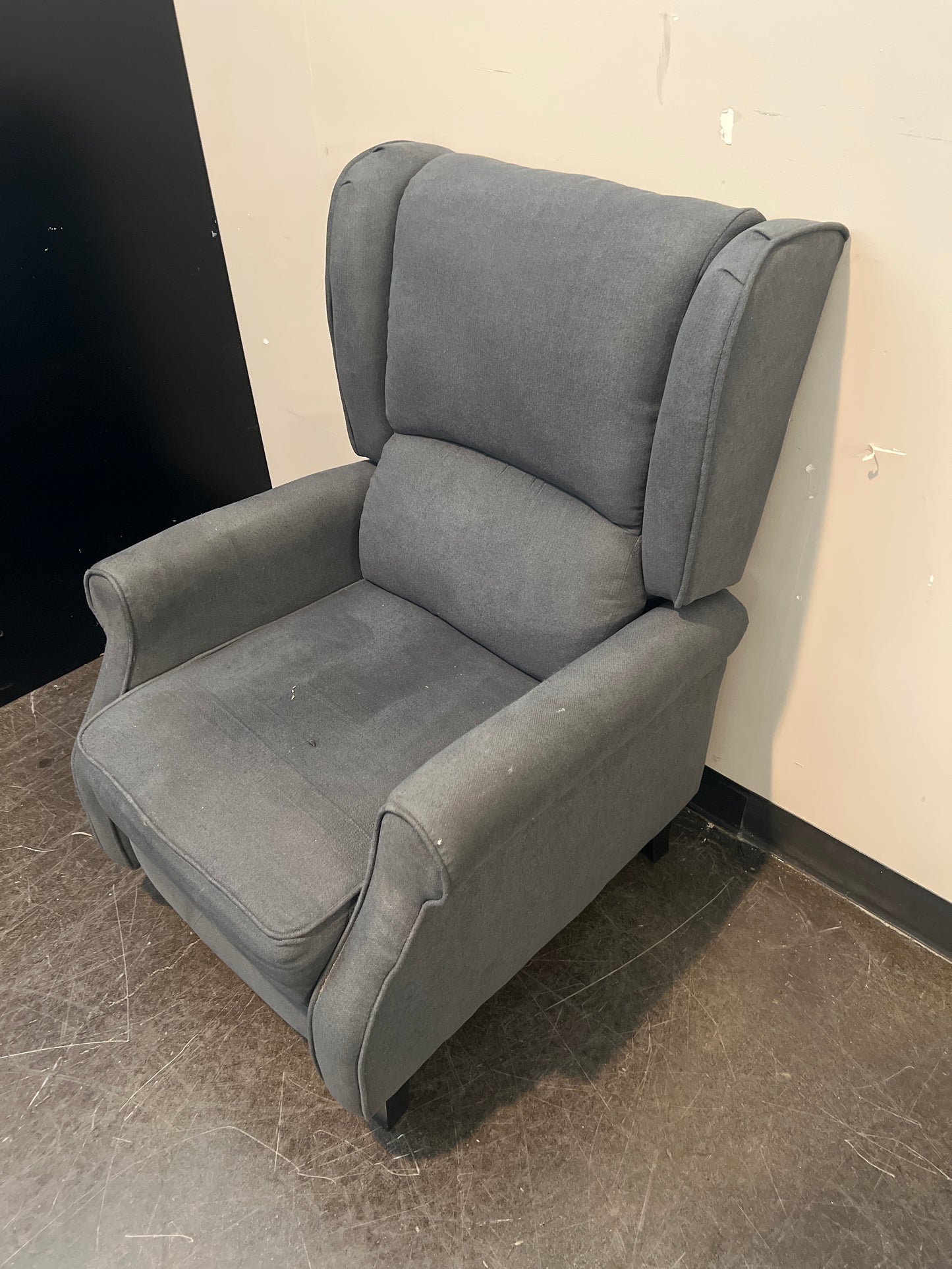 Relaxing Charcoal Gray Recliner Chair