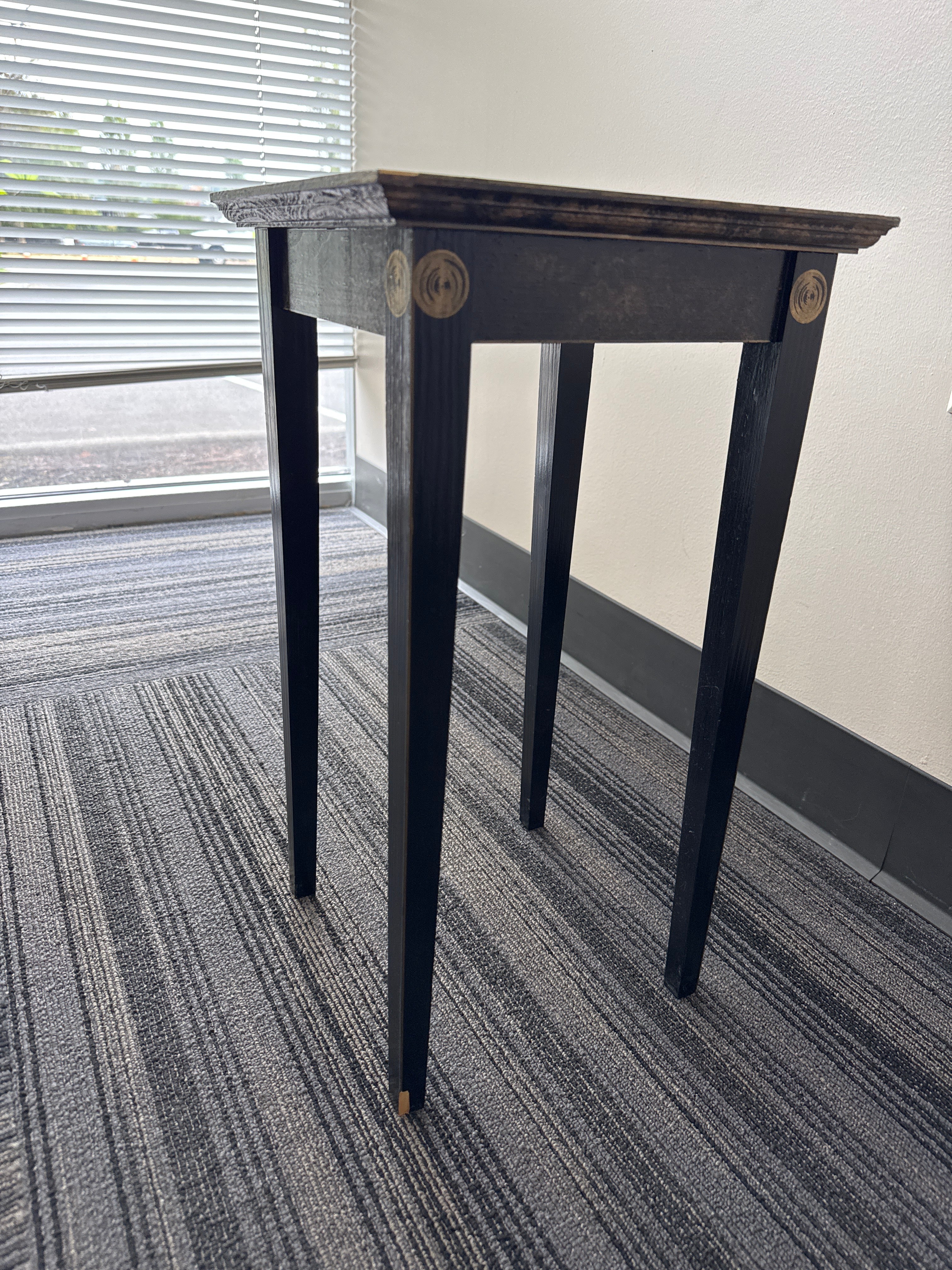 Antique-Inspired Side Table with Black Tapered Legs