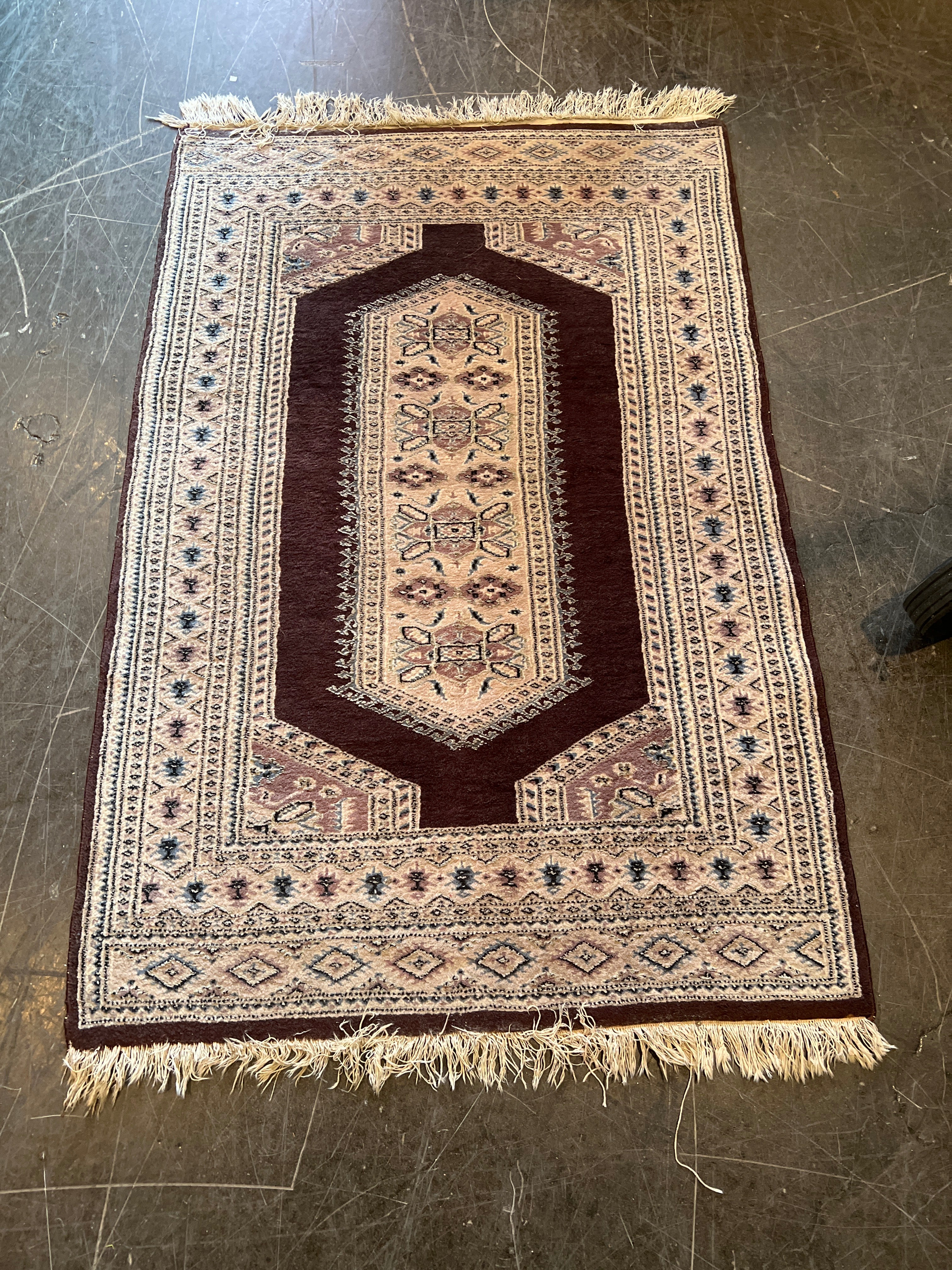 Ornate Traditional Patterned Area Rug (3' x 5')