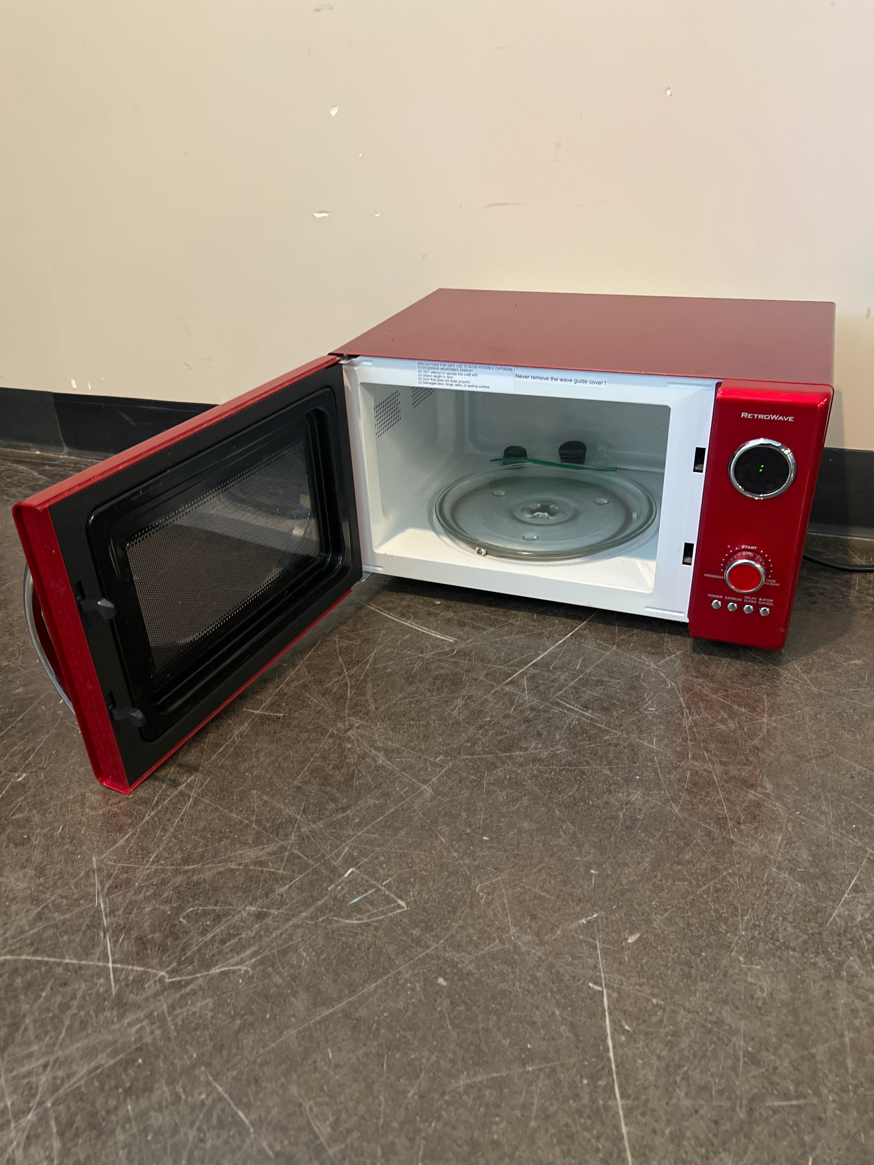 RetroWave Red Microwave - Rep Series