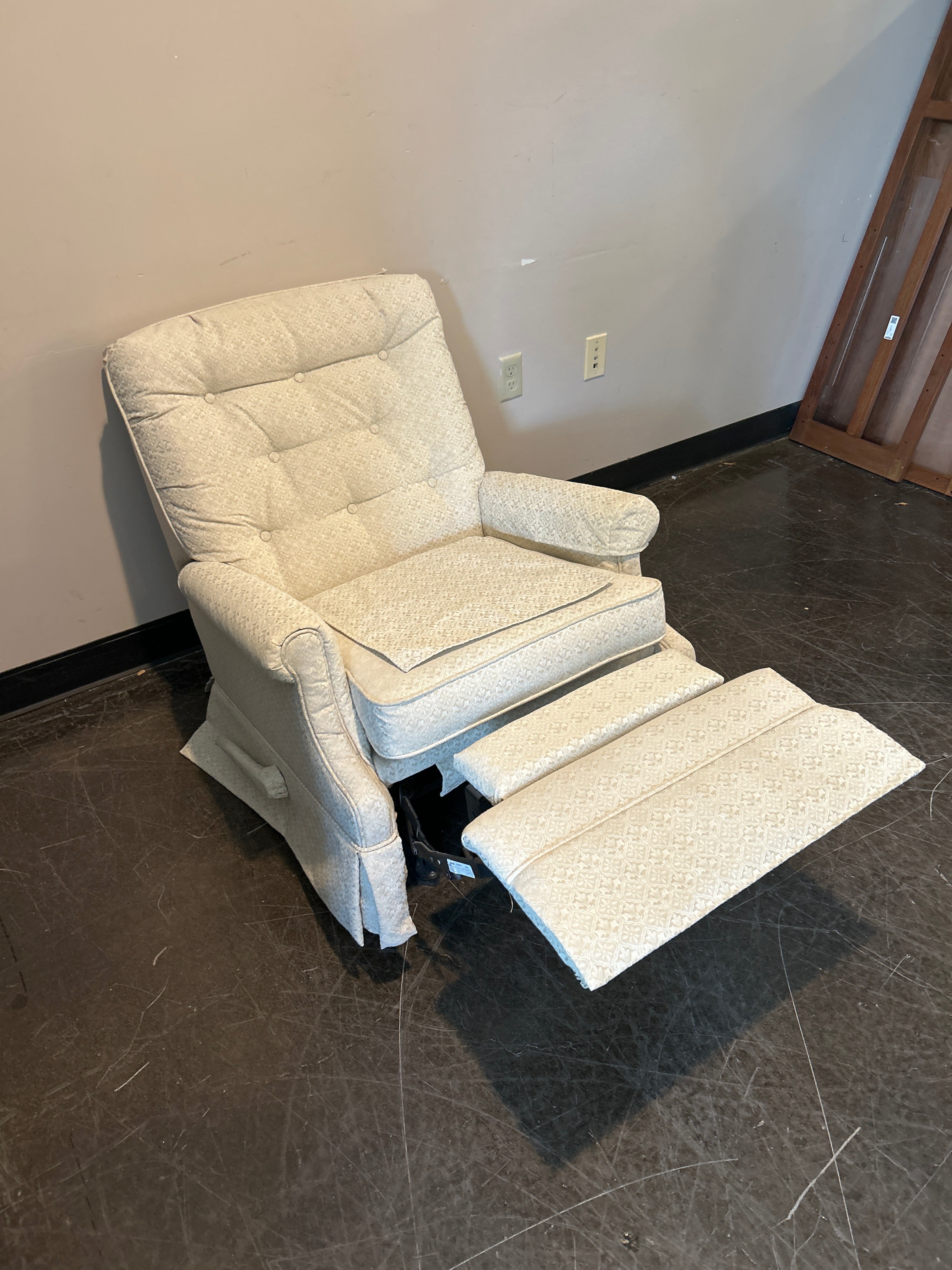 Barcalounger Beige Recliner Chair – Tufted Back & Rolled Arms