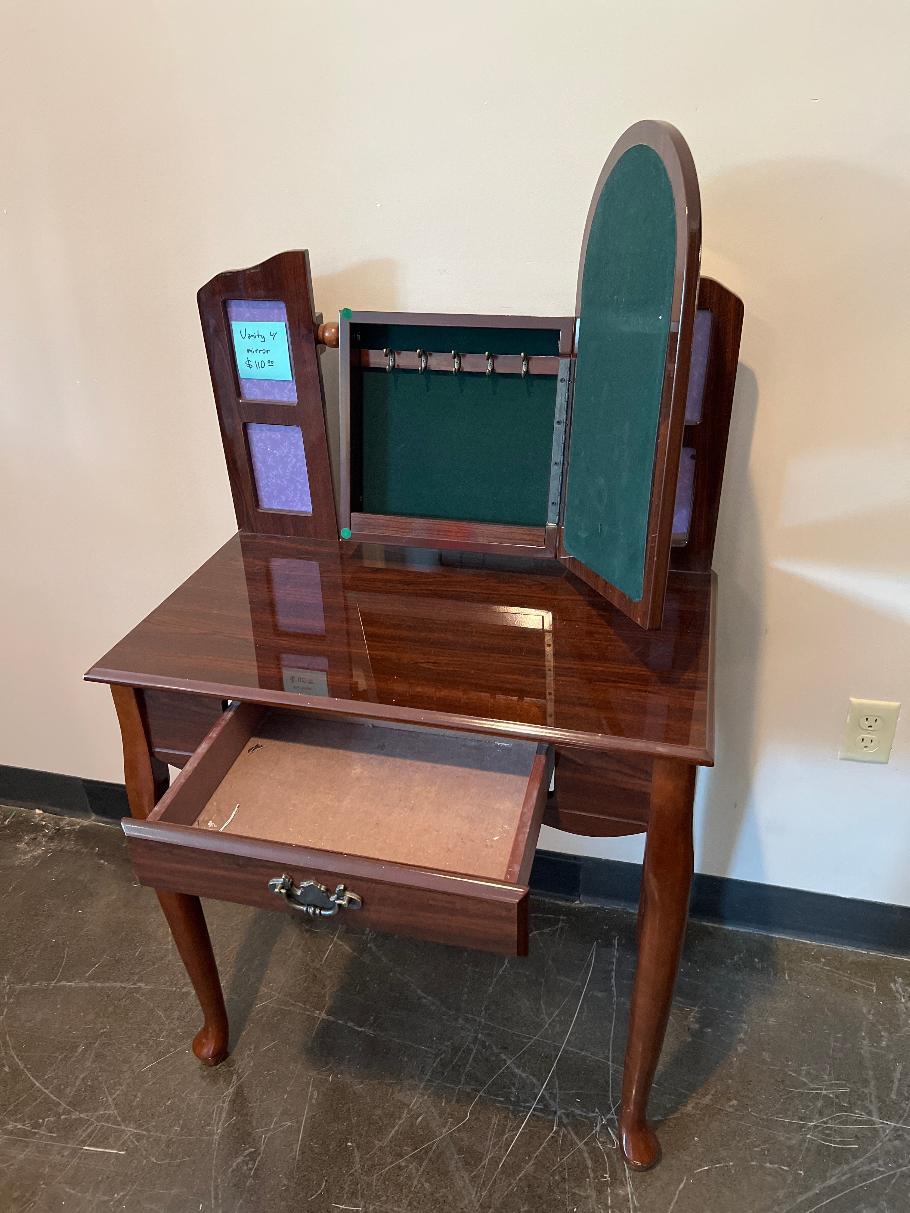 Vintage Vanity Table with Mirror