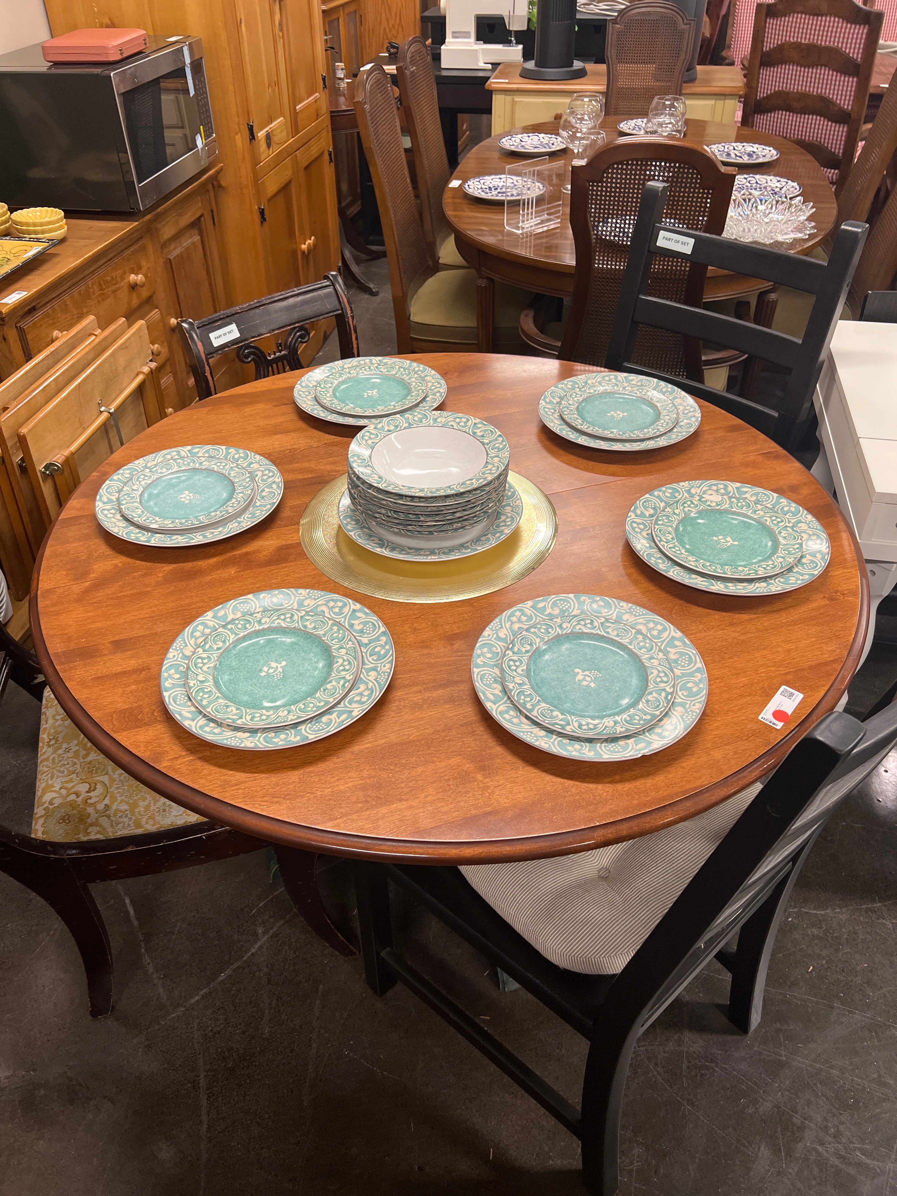 Circle Dining Table Set w/ 4 Mismatched Chairs