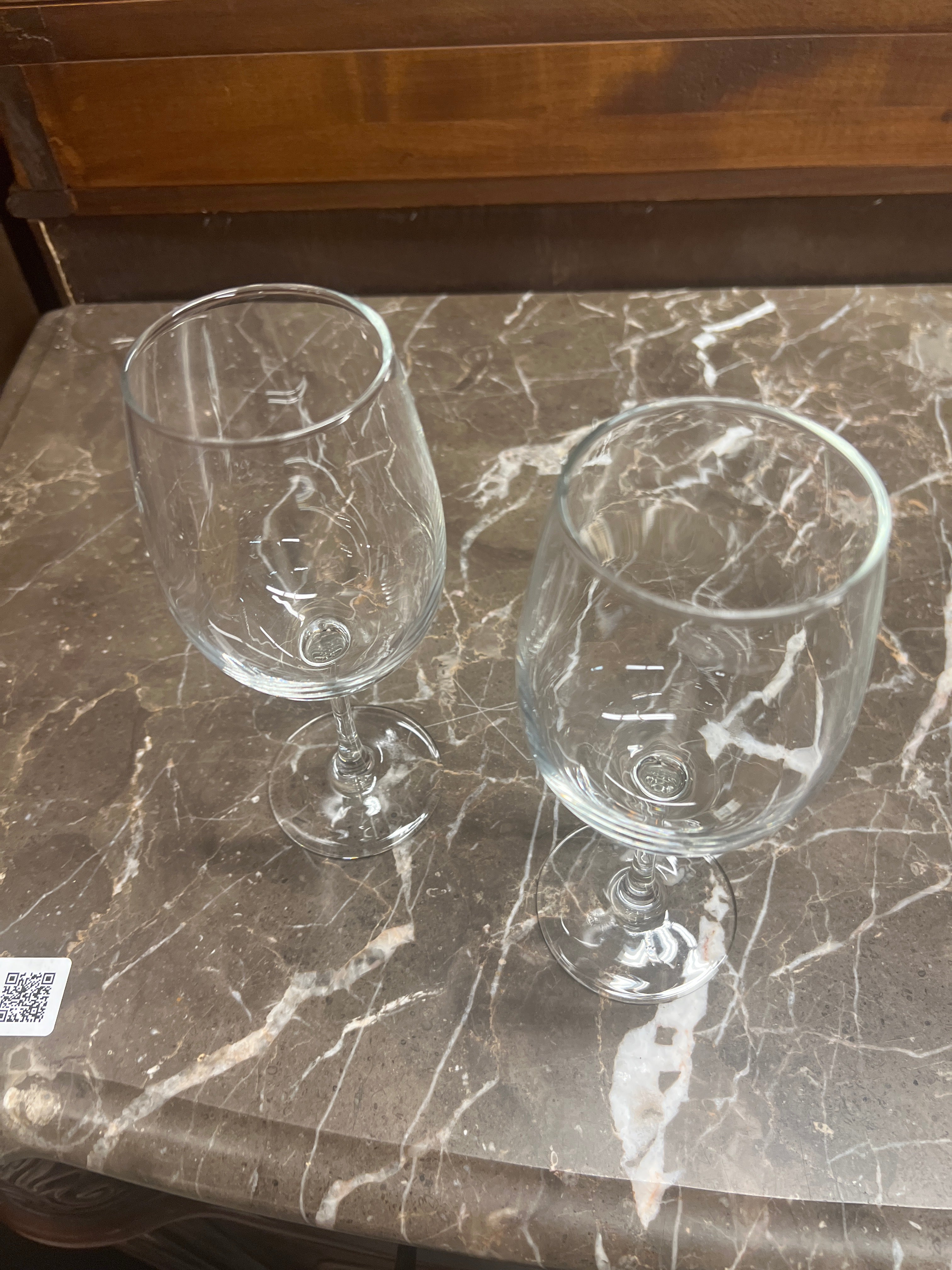 Assorted glassware