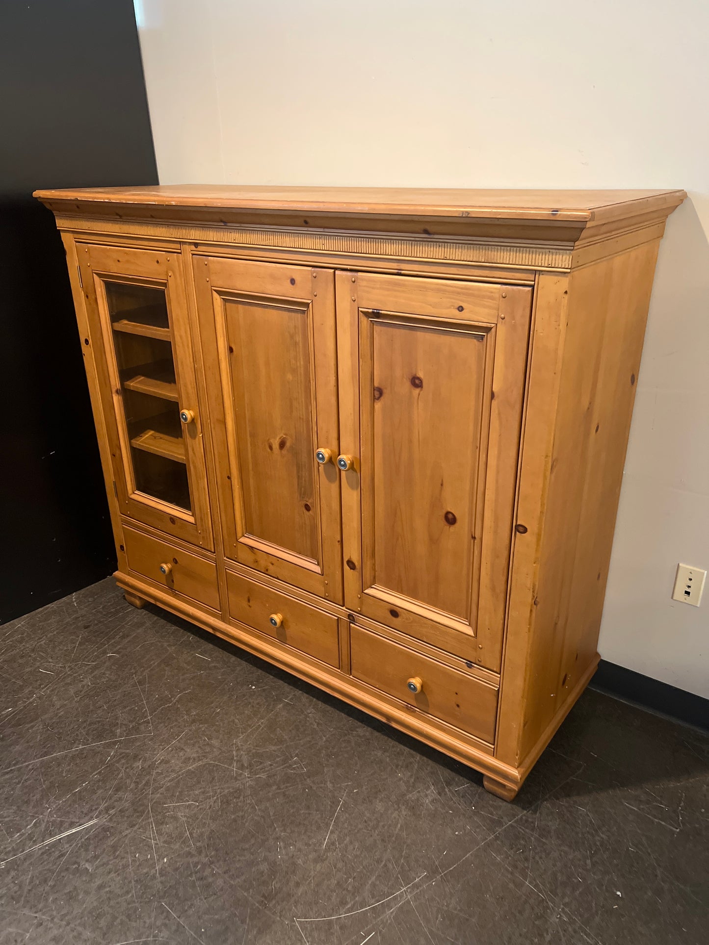 Rustic Southern Pine Wooden Buffet with Hutch