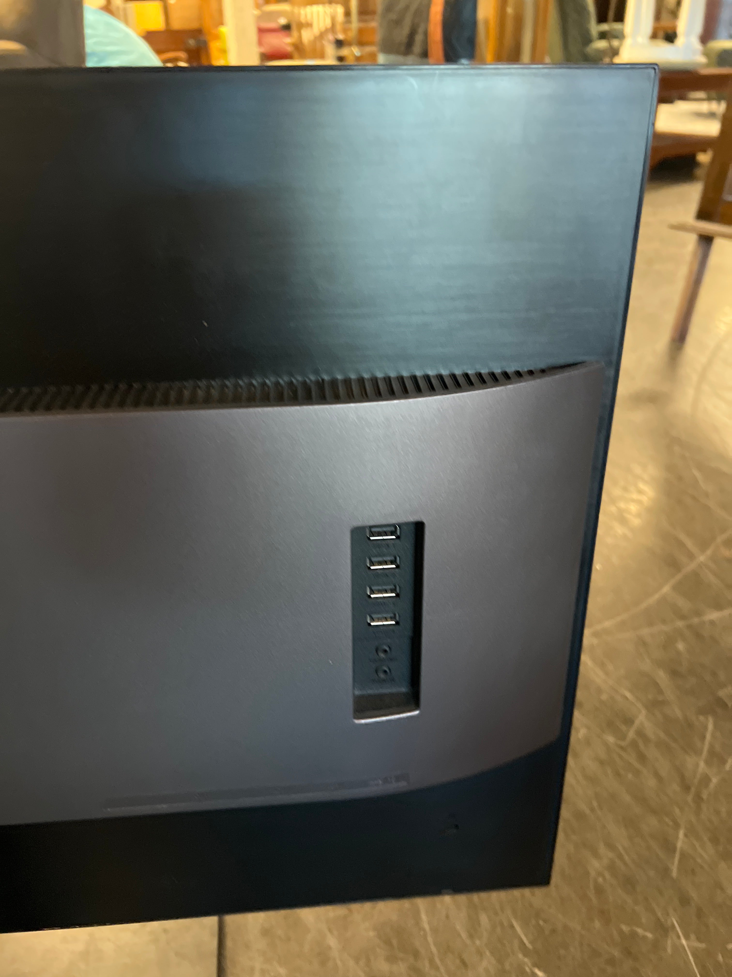 SAMSUNG S32D850T 32” Flat-Panel Display Monitor