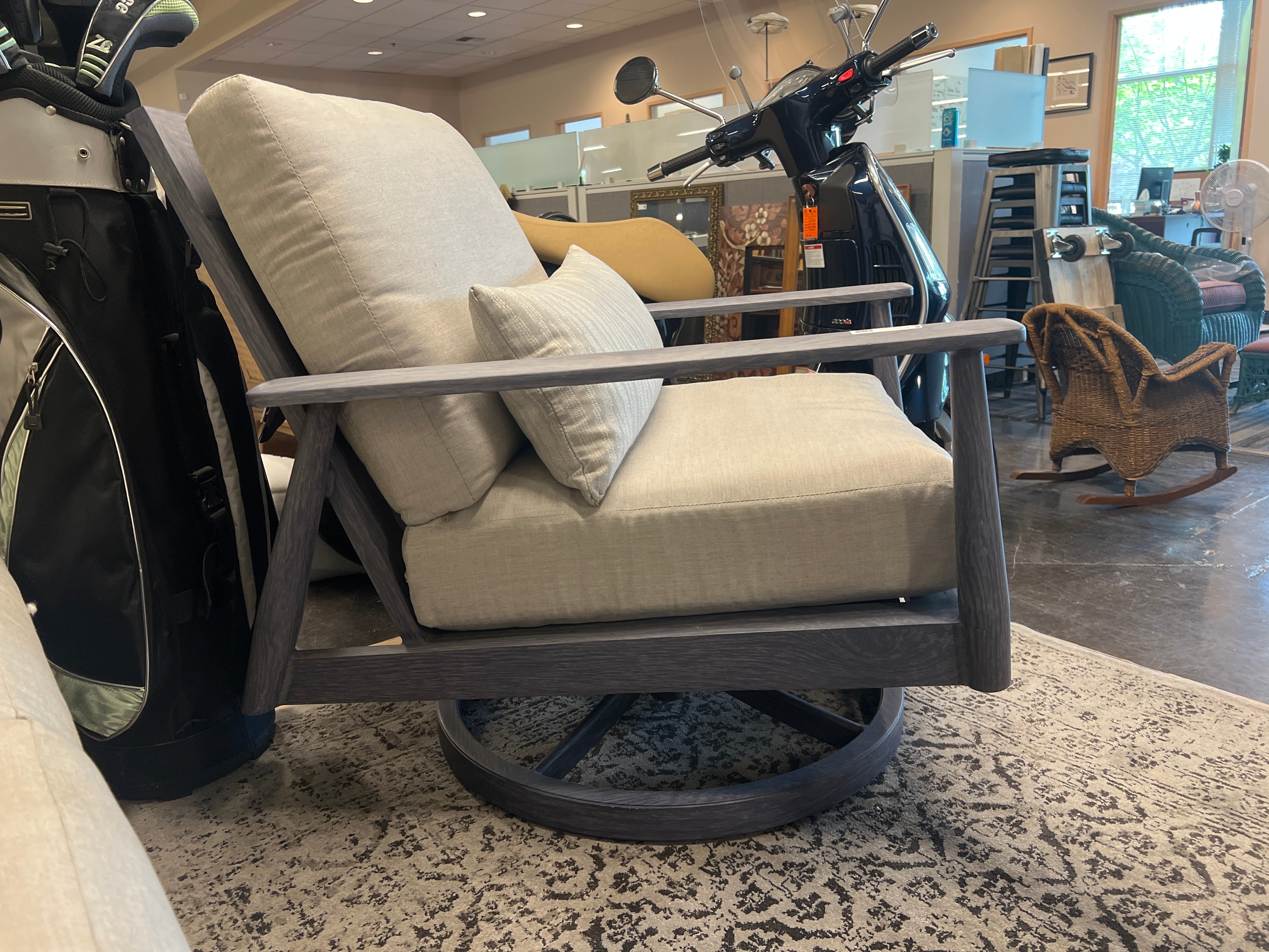 Ebel Novara Aluminum Swivel Rocker Outdoor Patio Lounge Chair