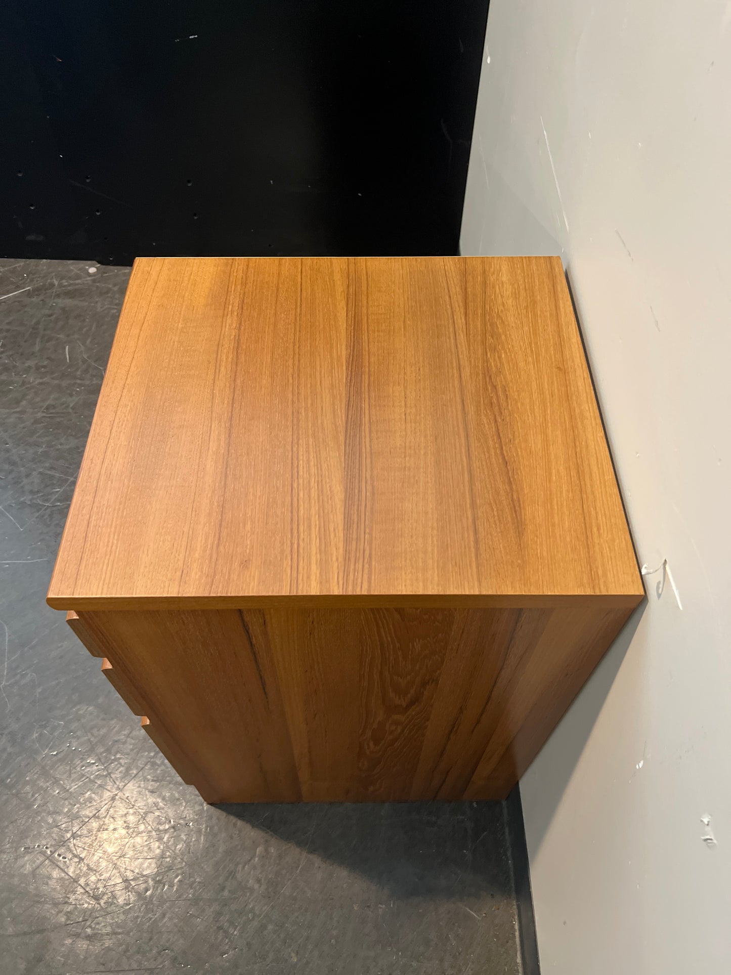 Solid Wood Three-Drawer Nightstand