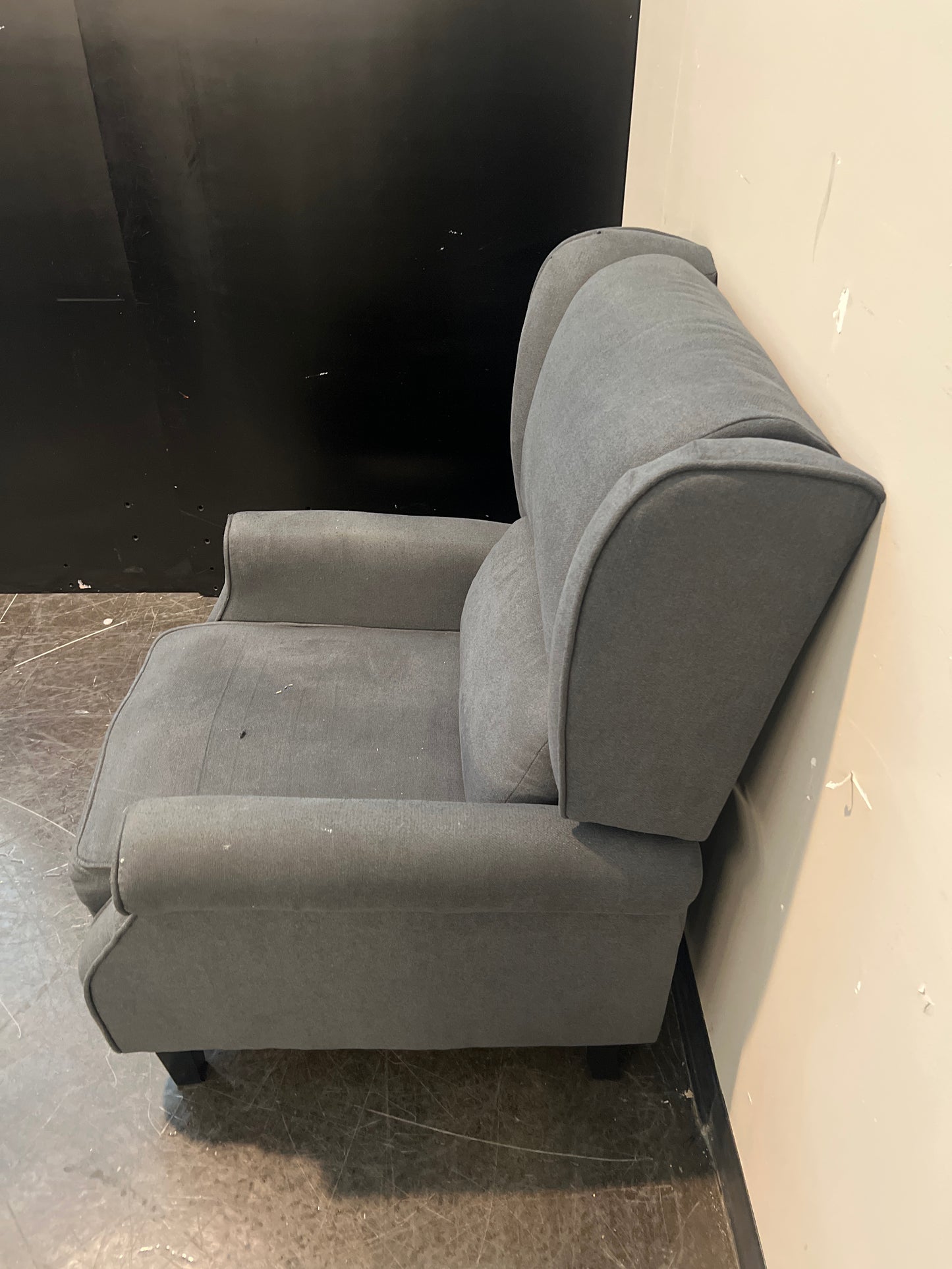 Relaxing Charcoal Gray Recliner Chair