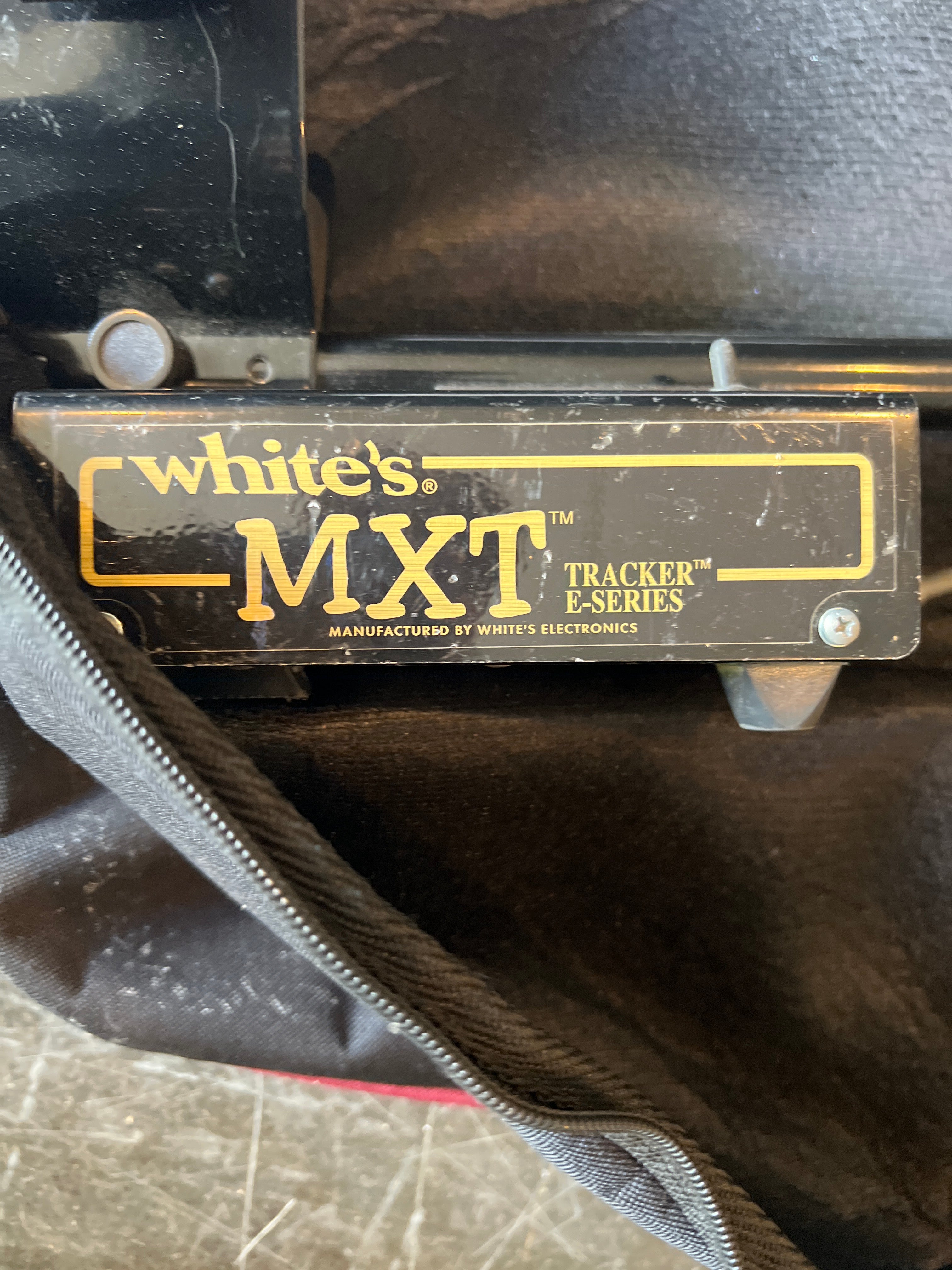 White’s MXT Eclipse Metal Detector Set
