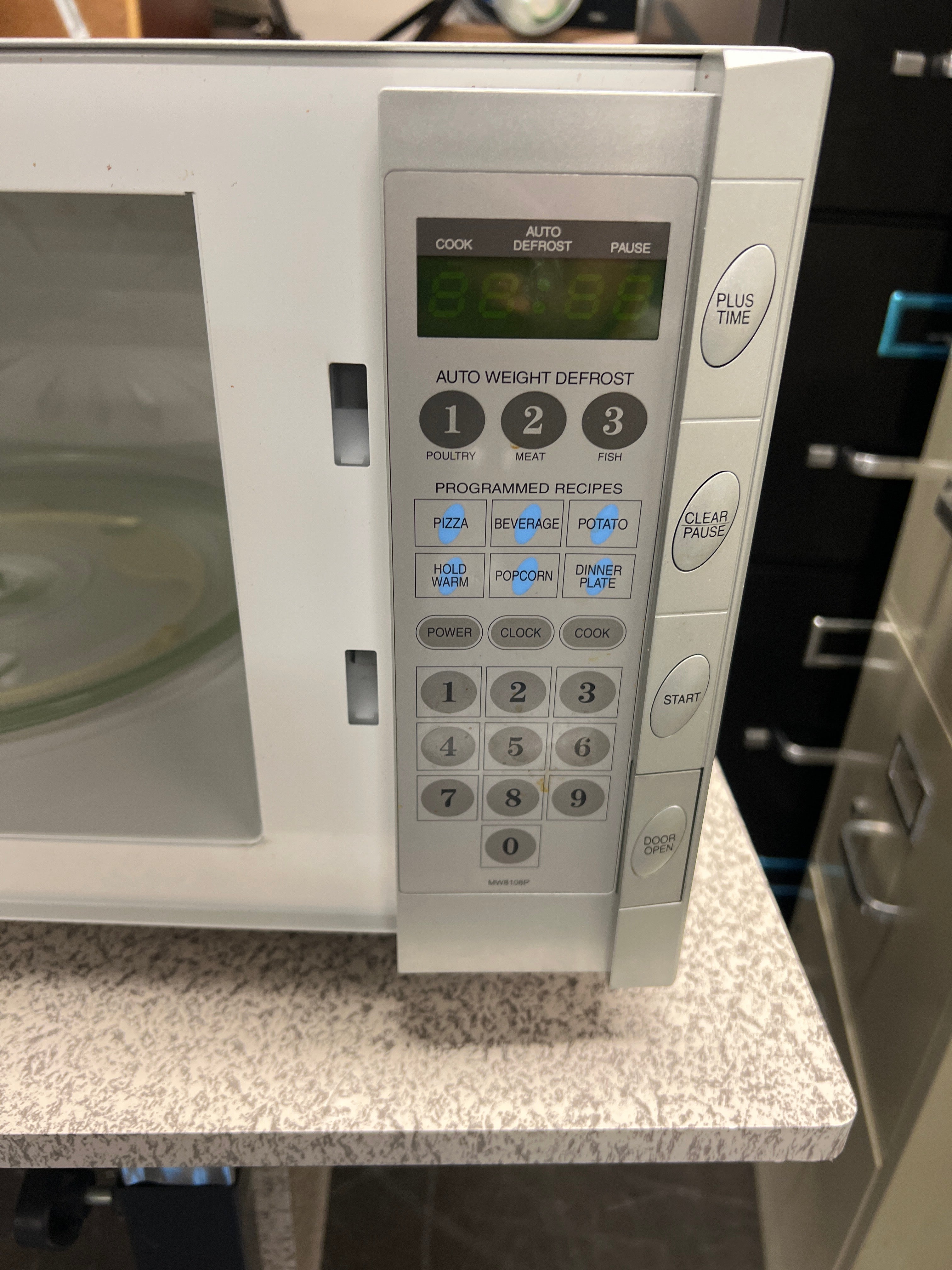 Emerson Microwave Oven: Sleek Silver Design