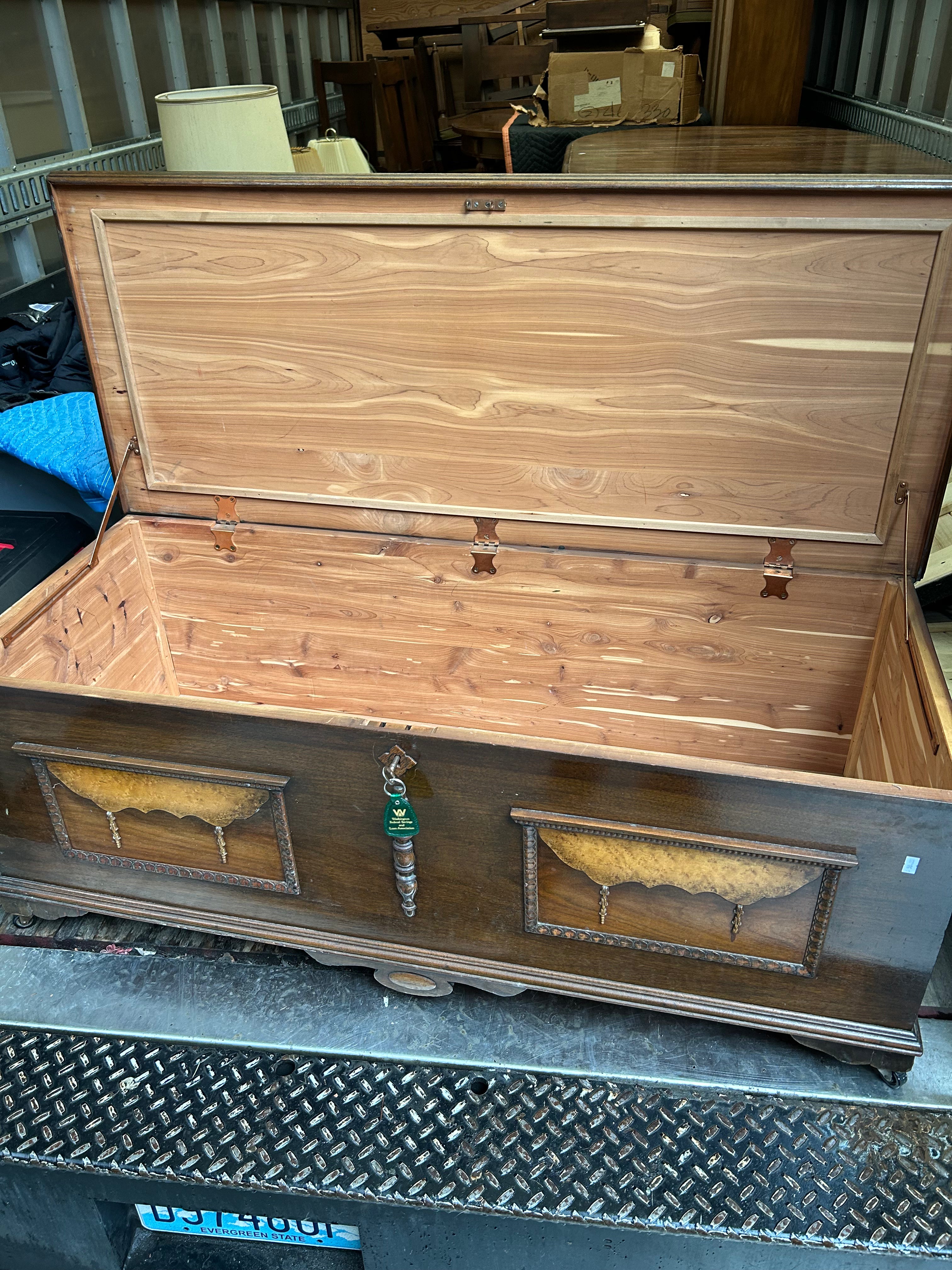 1930'5-40's Hope Chest/Trunk With Key