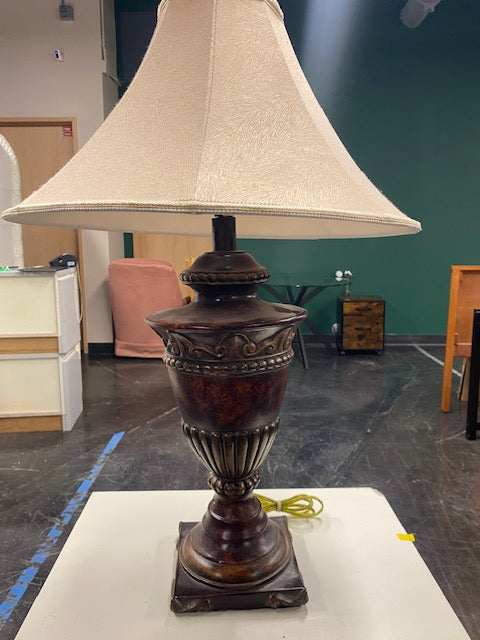 Antique-Style Anthony Table Lamp with Beige Lampshade