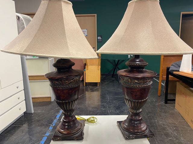 Antique-Style Anthony Table Lamp with Beige Lampshade
