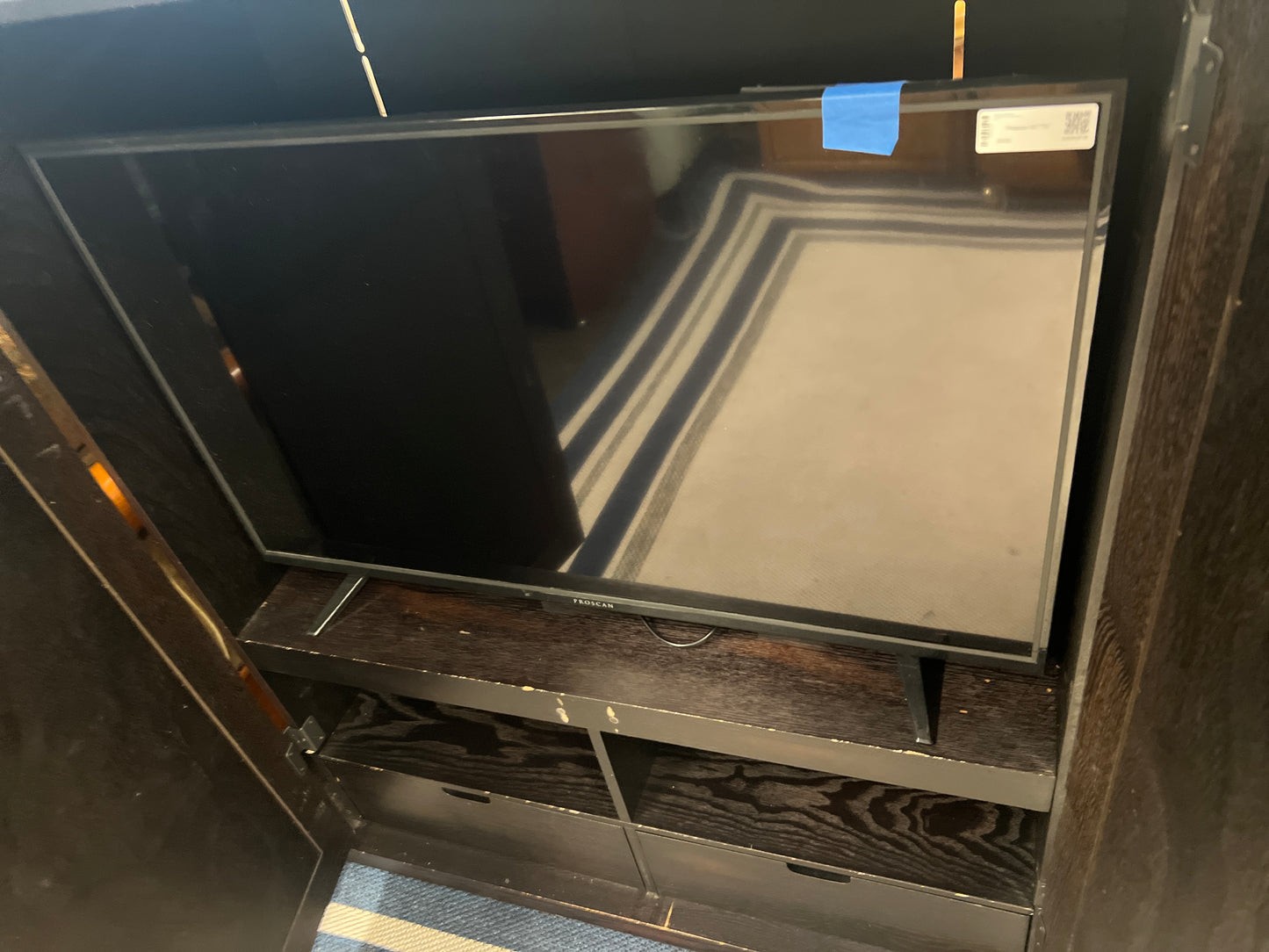 Proscan 40” TV