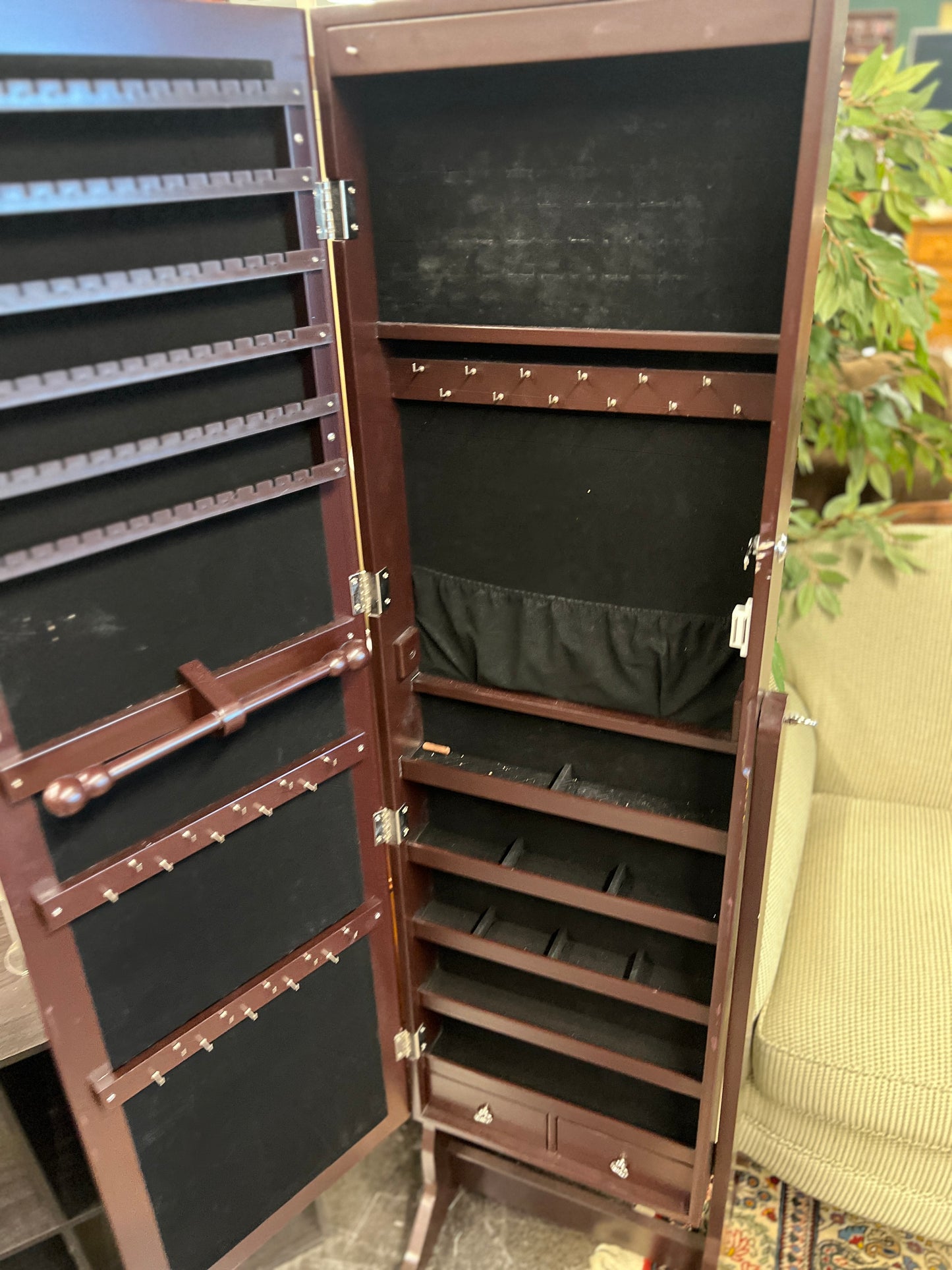 Standing Jewelry case