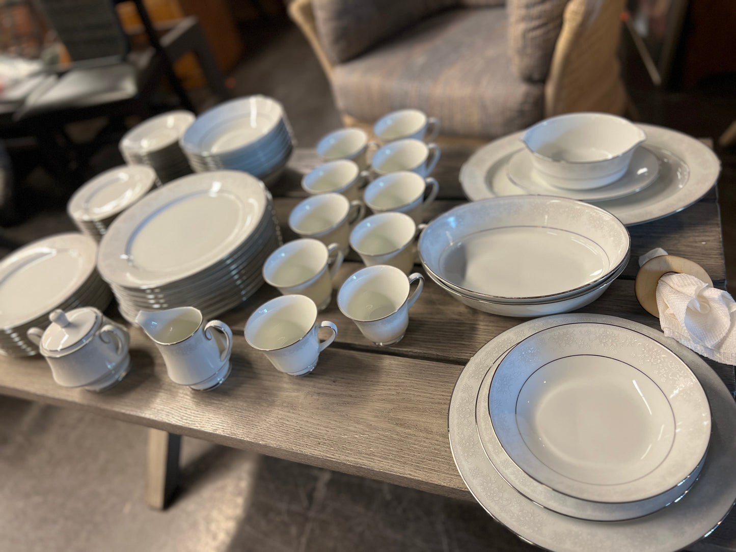 Noritake Misty China set 67 Pieces