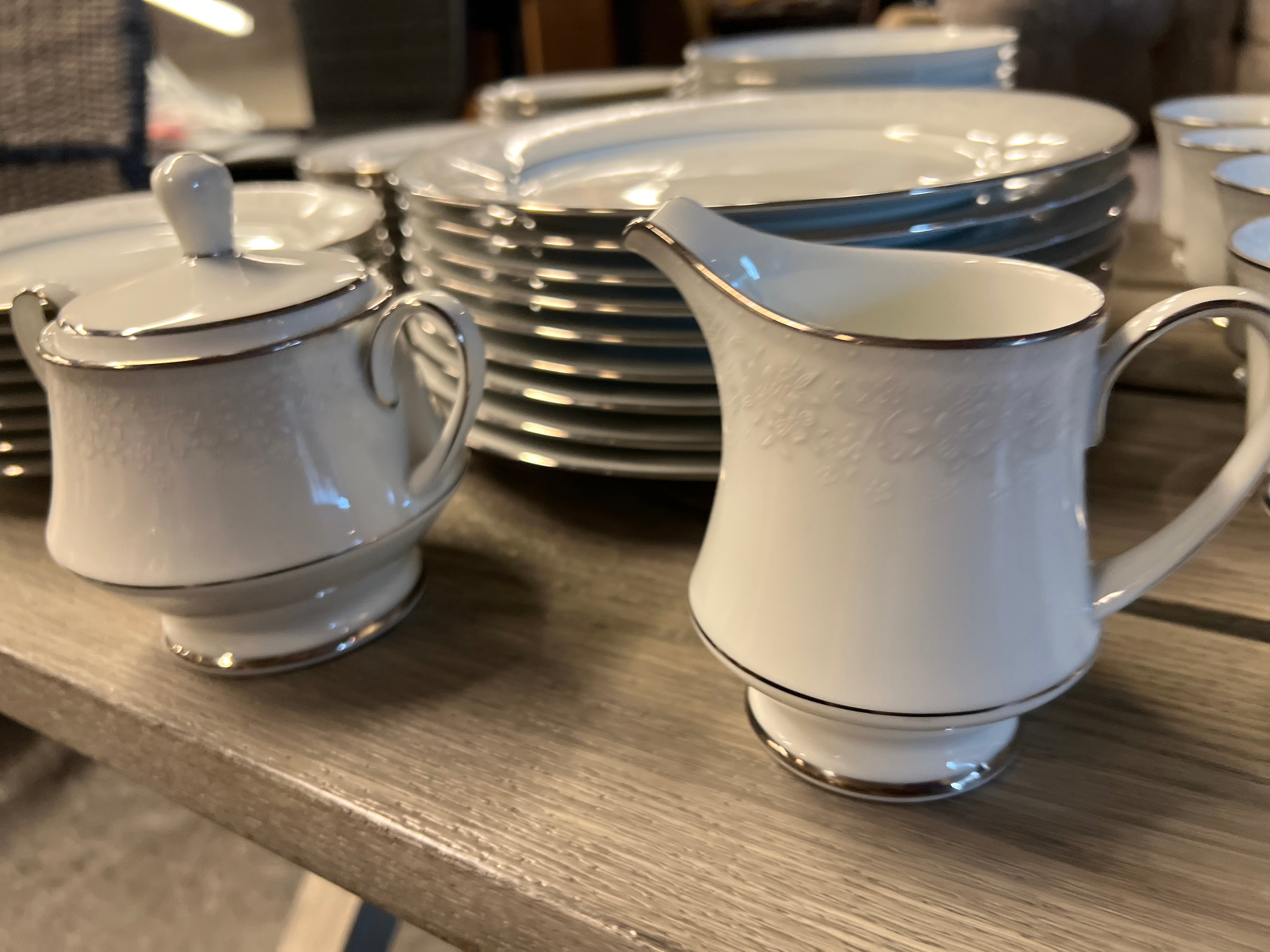 Noritake Misty China set 67 Pieces