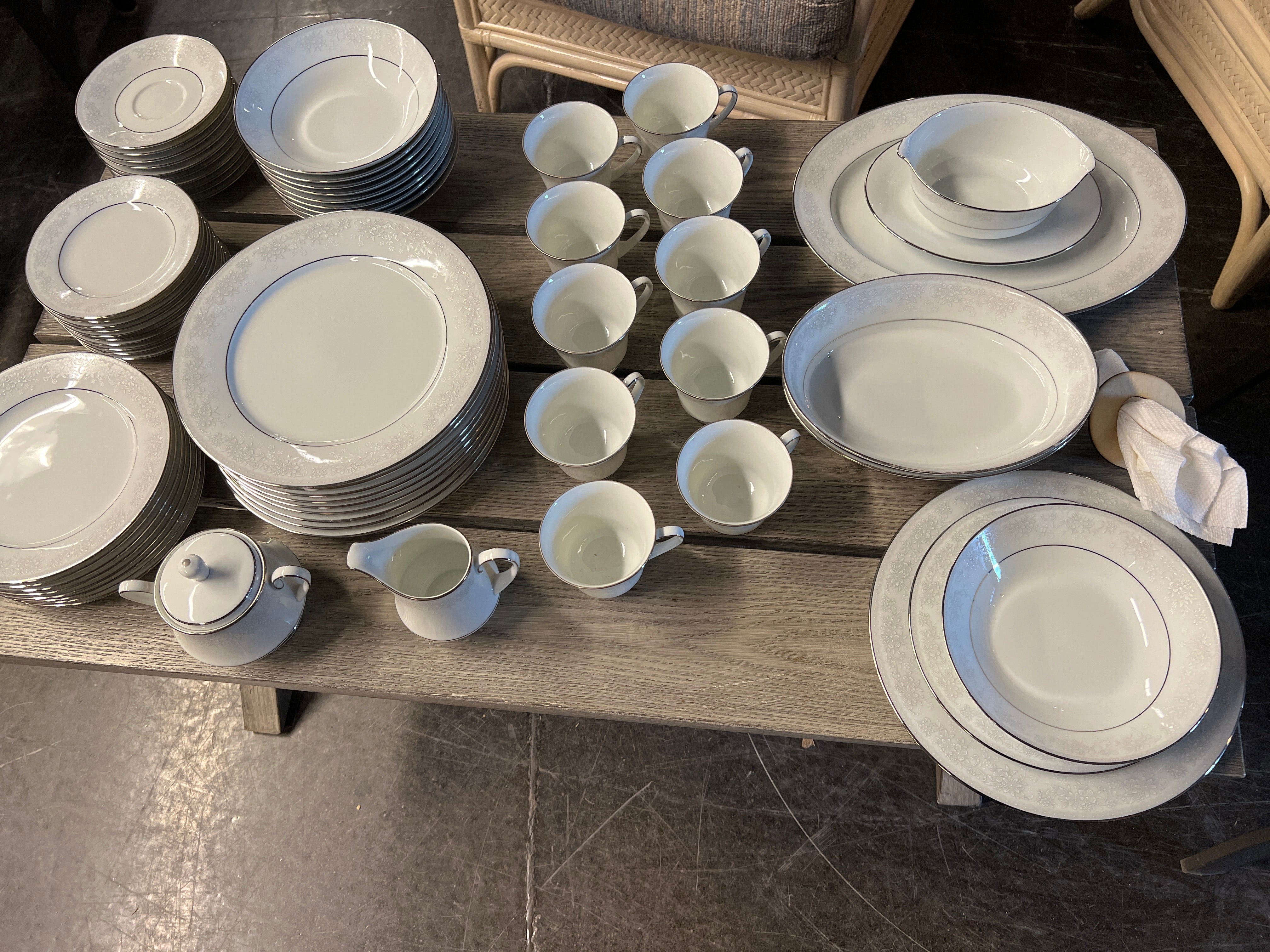 Noritake Misty China set 67 Pieces