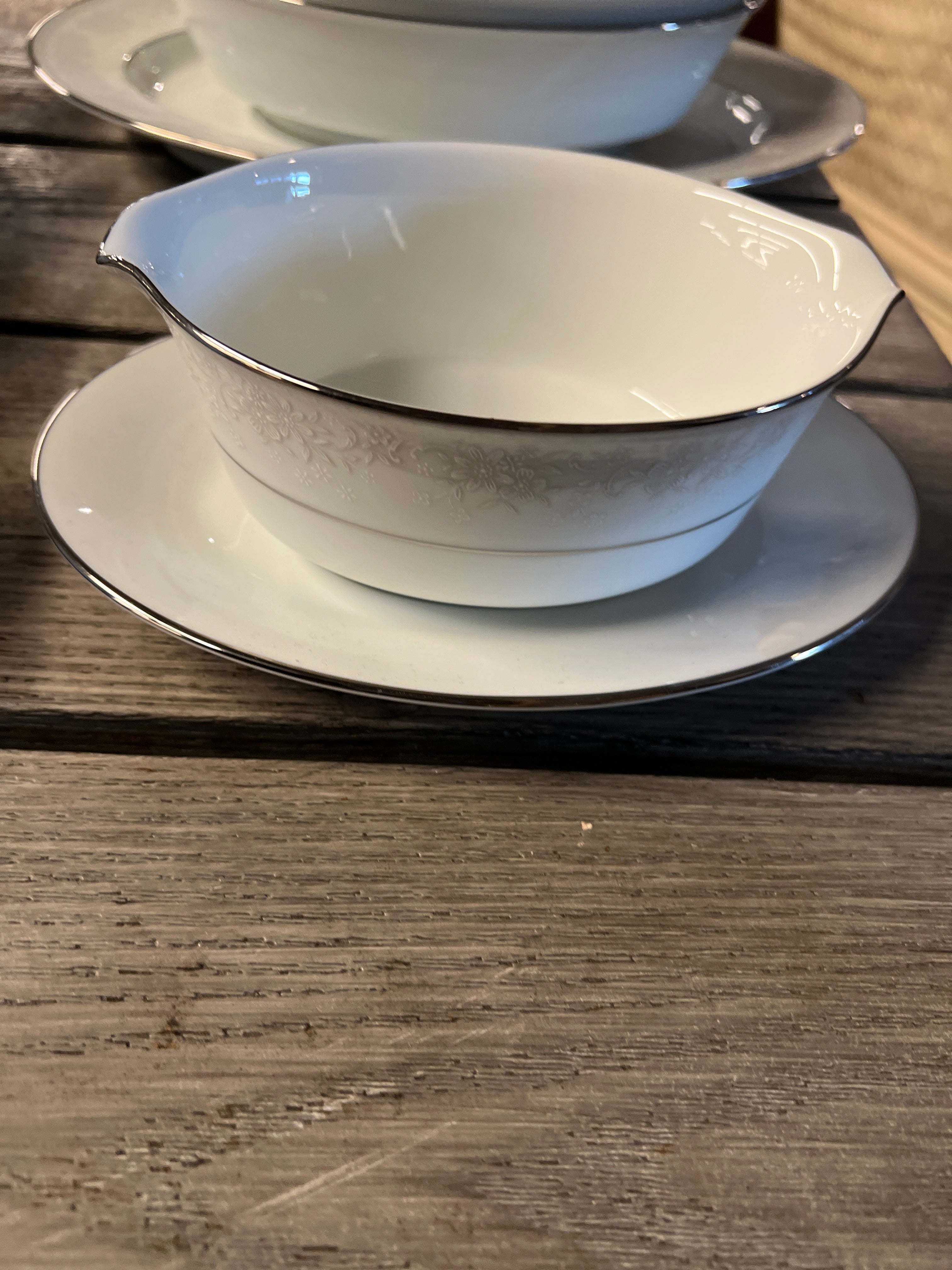 Noritake Misty China set 67 Pieces