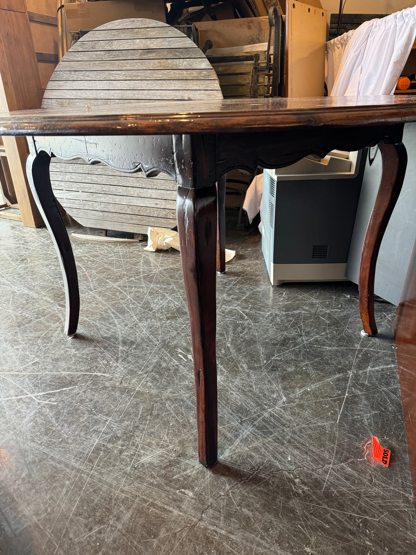 Oak Tiger Wood with 5 Gingham Plaid Chairs