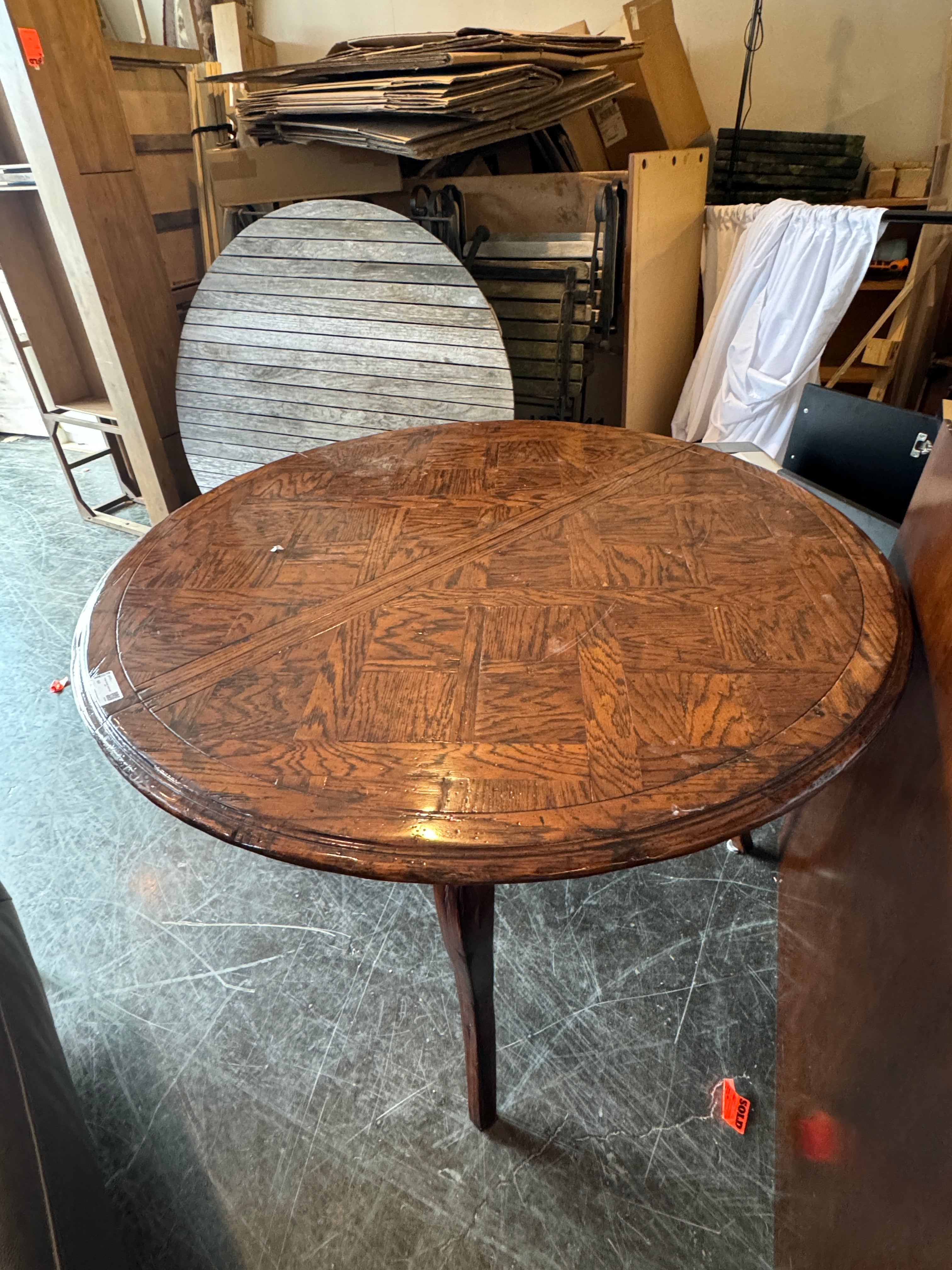 Oak Tiger Wood Dining Table with 5 Gingham Plaid Chairs