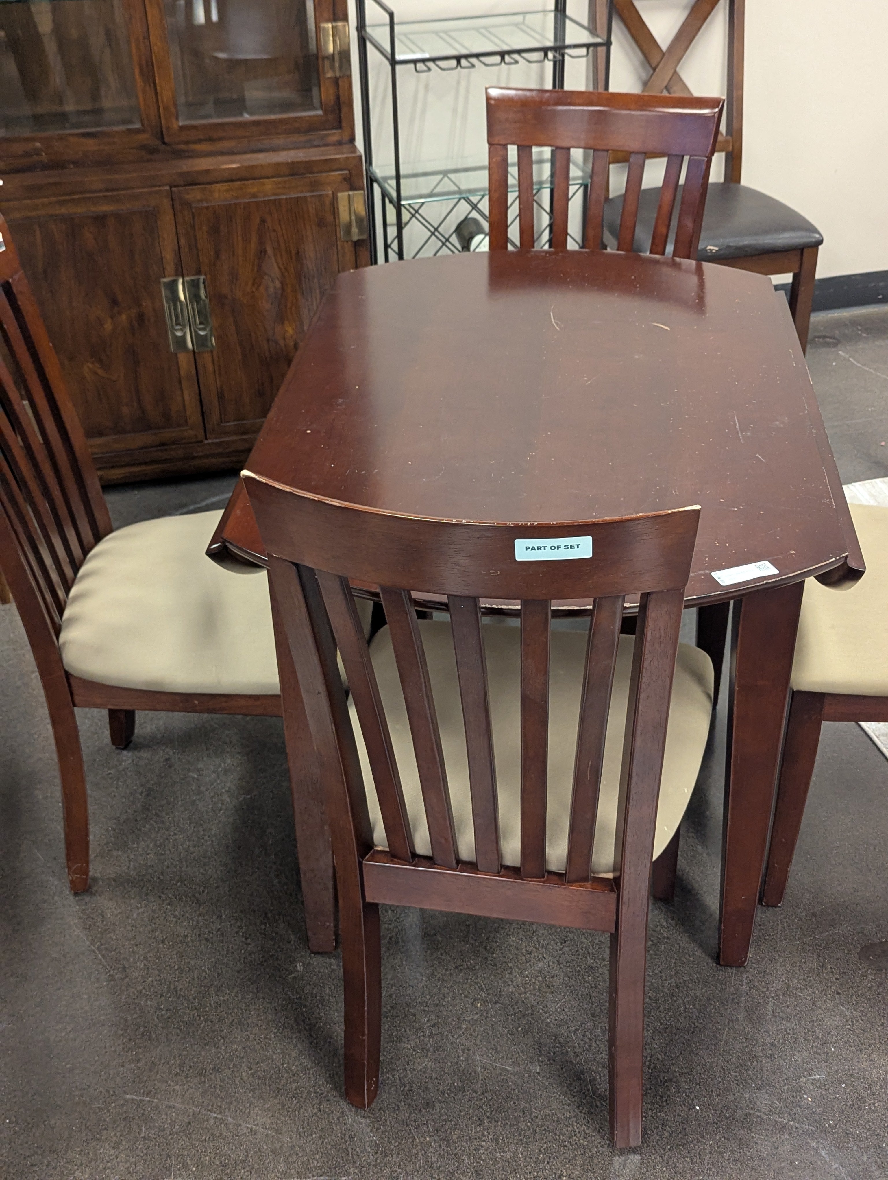 Basset Table with 4 Chairs