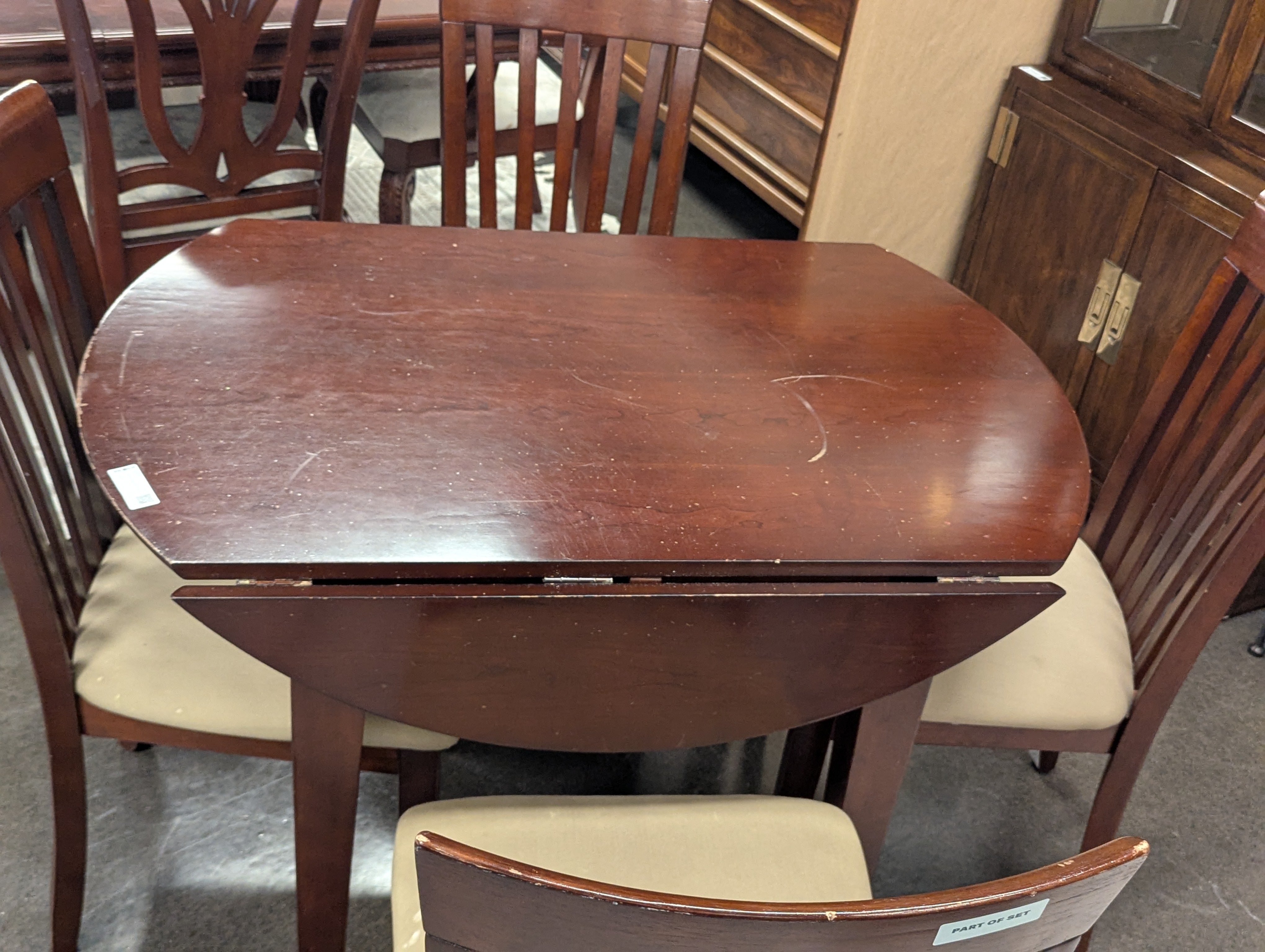 Basset Table with 4 Chairs