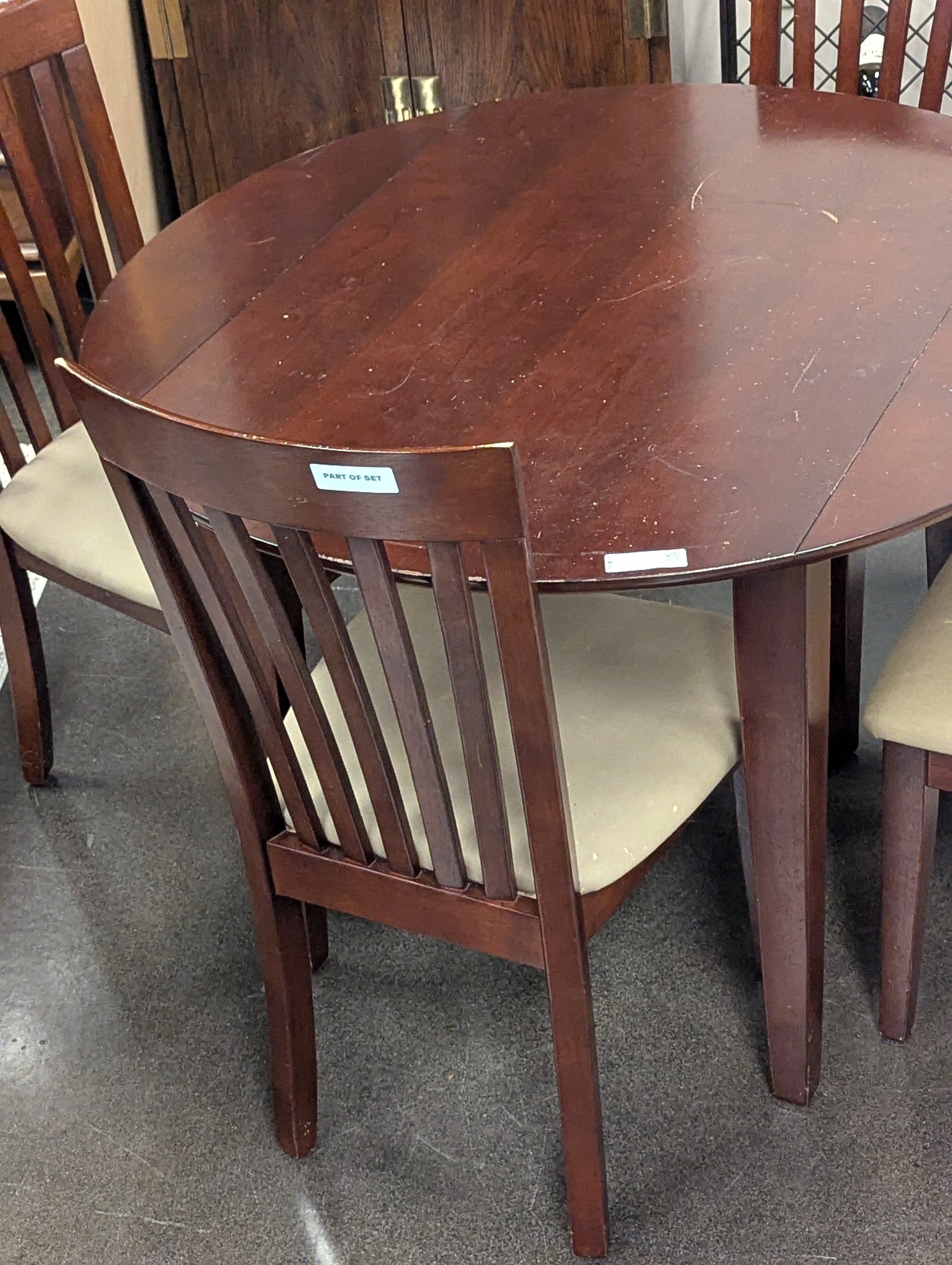 Basset Table with 4 Chairs